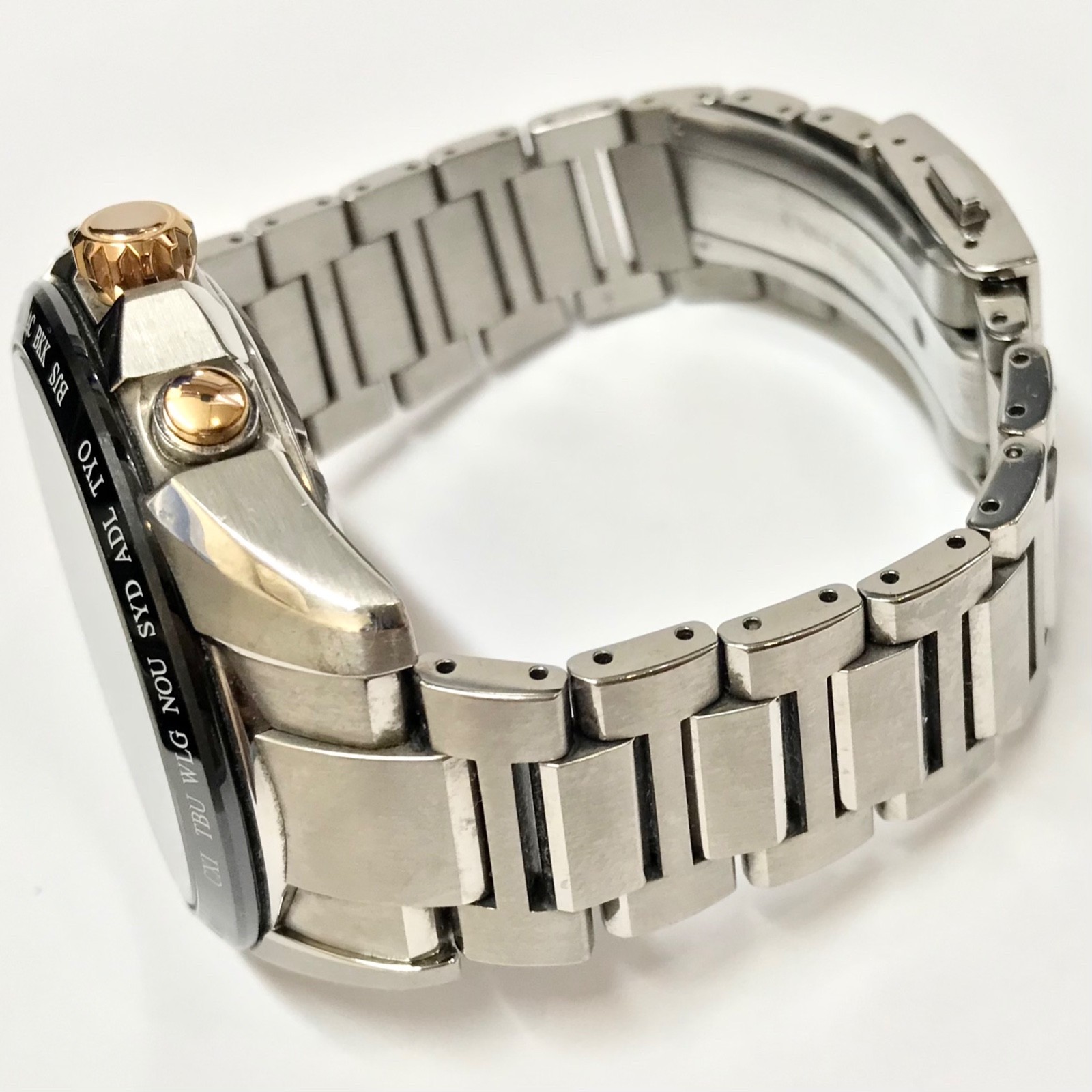 Seiko Astron 8X42 GPS Solar Big-Date Mens Sapphire Set 10 BAR Watch