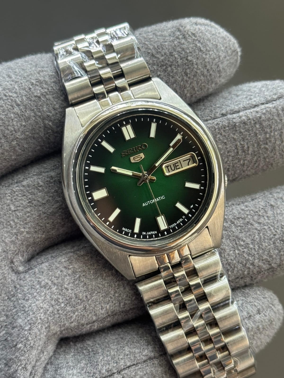 Vintage Seiko 5 Automatic Men Stainless Steel Day Date Wristwatch