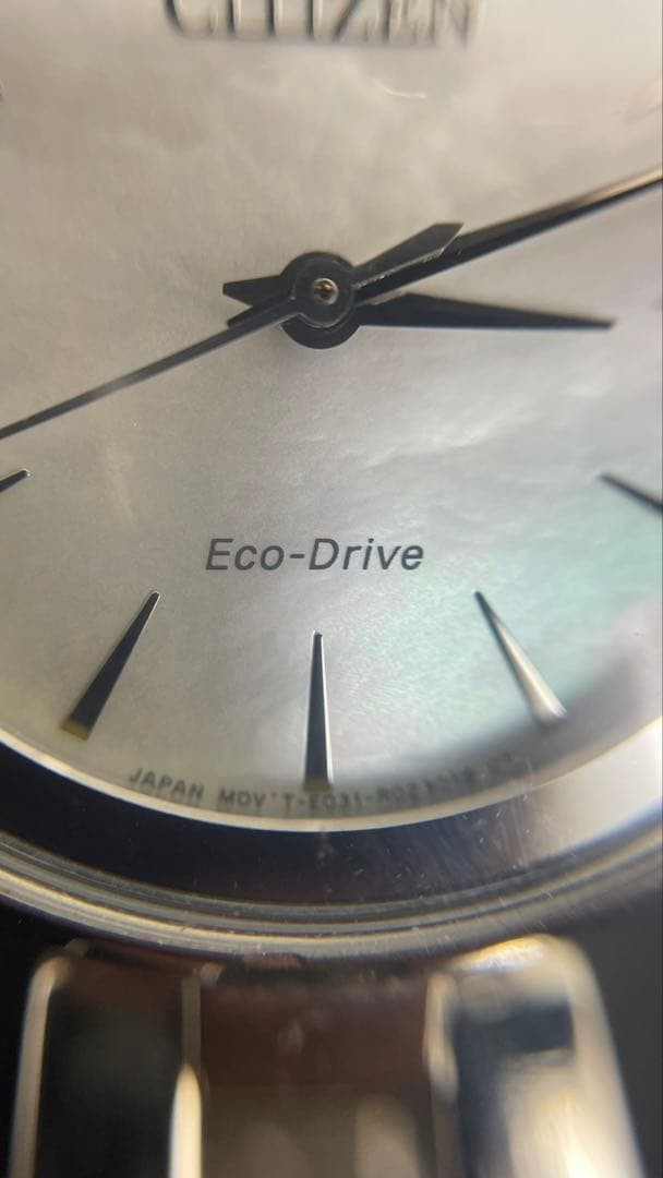 CITIZEN Eco-Drive wristwatch, oval shape.