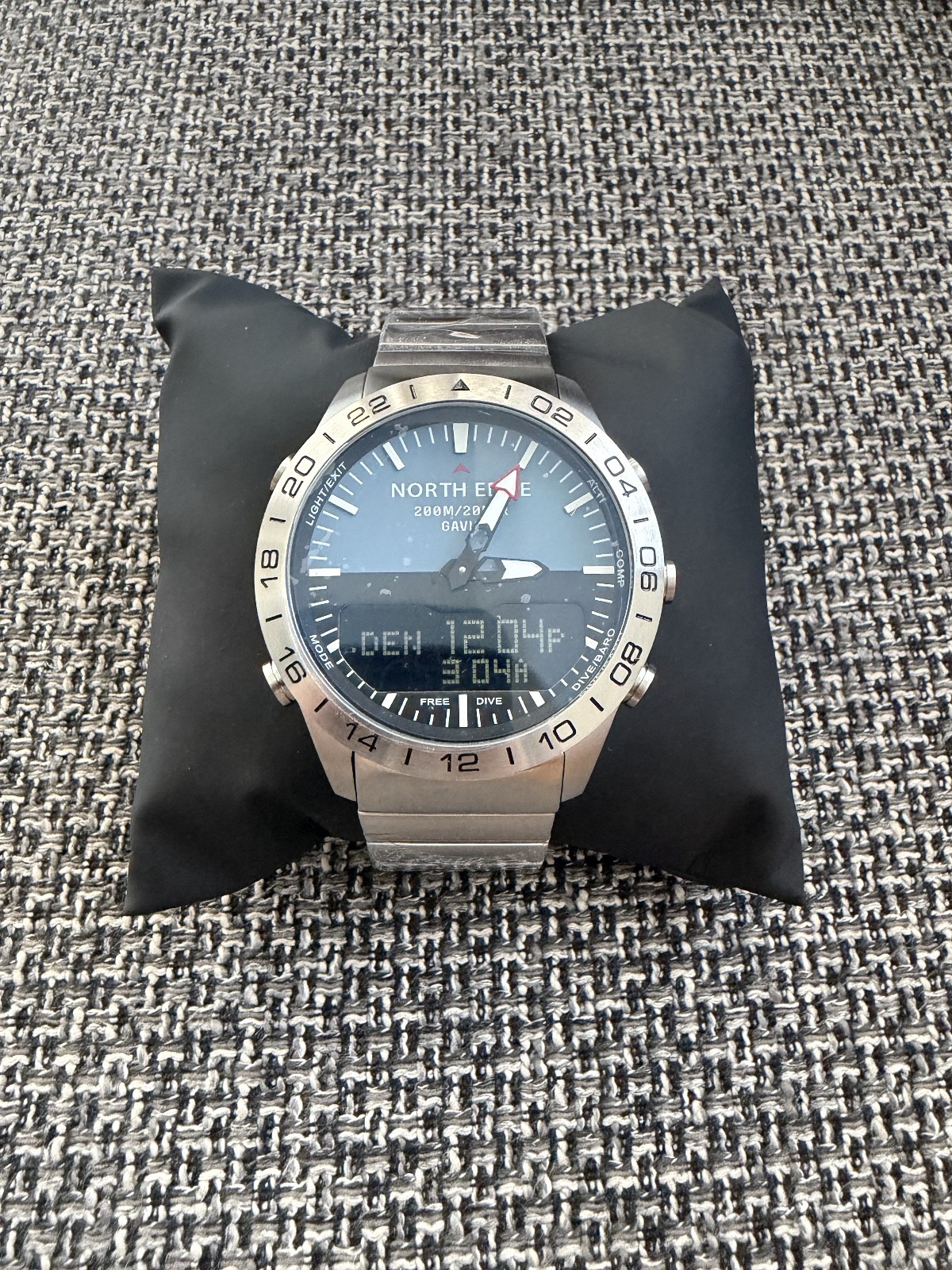 NORTH EDGE GAVIA Men’s Analog Digital Watch 200M Compass Barometer Altimeter