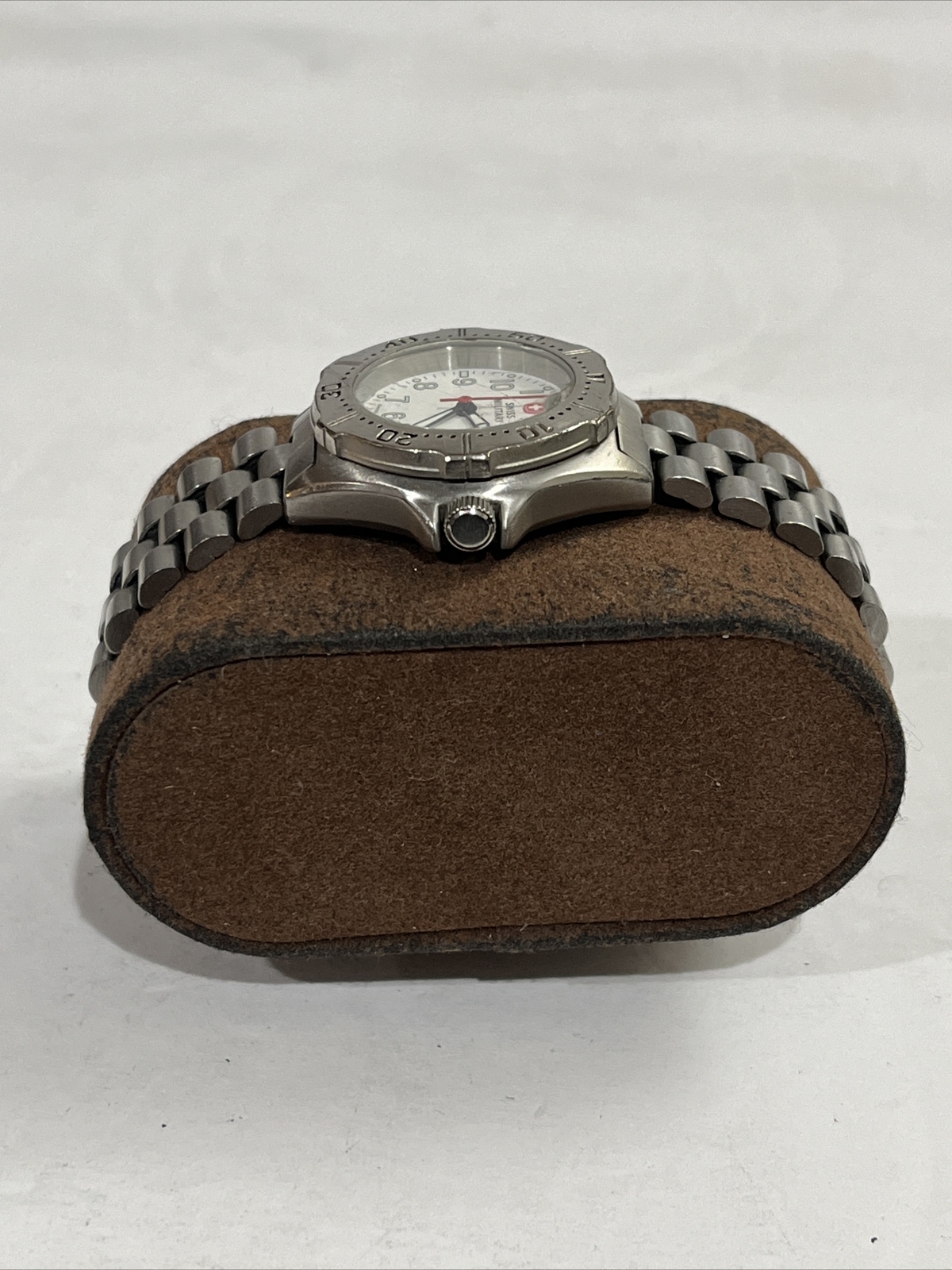 Wenger SWISS ARMY Military Ladies Watch 100 MTR Water Resident W/ New Battery!