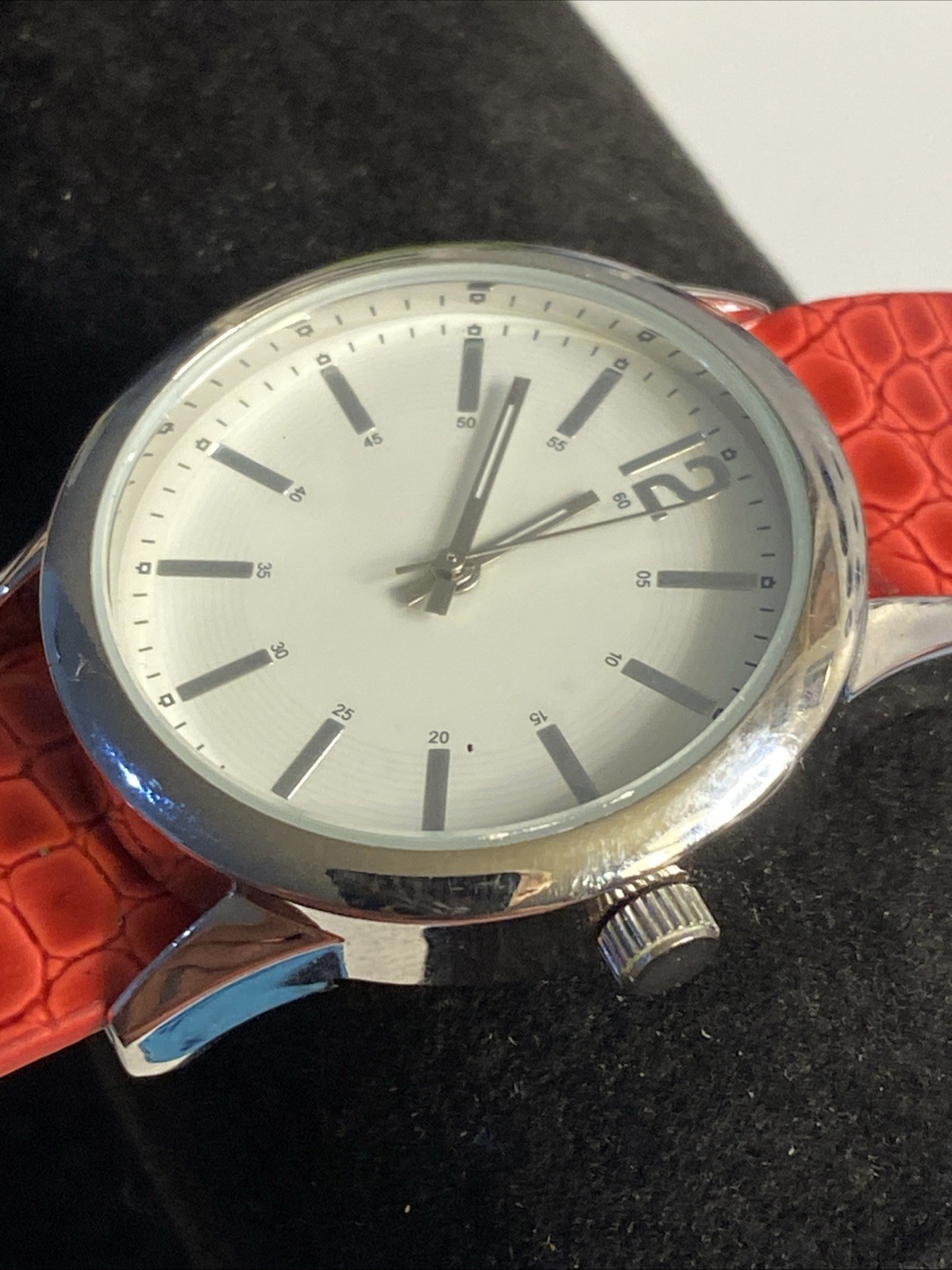 Women’s WATCH JAPAN MOVEMENT One Piece Band New Battery