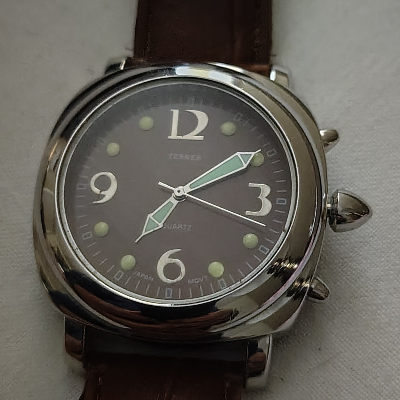 Classic brown dial design of 40s TRENER Mens quartz japan movement rare piece