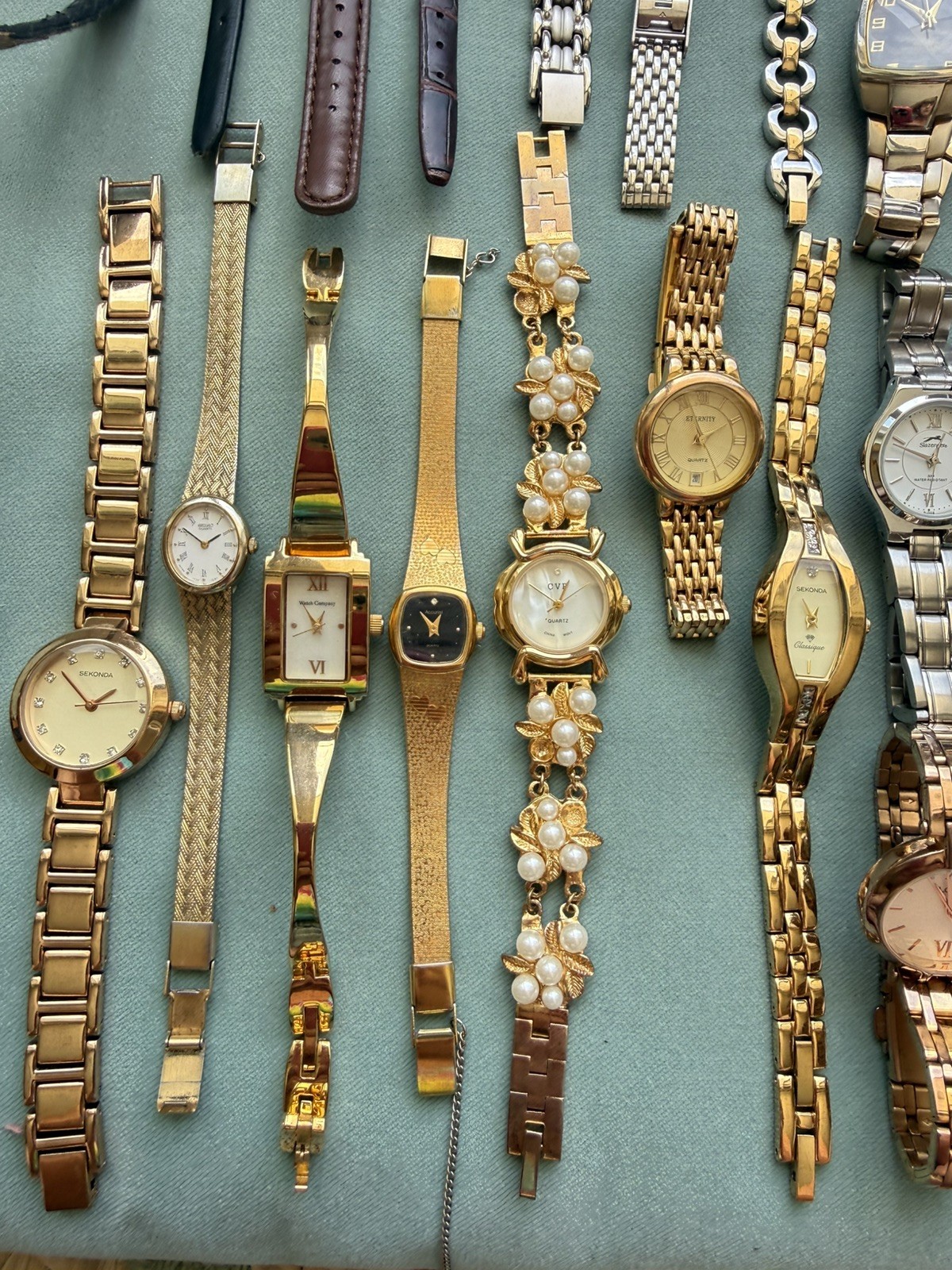 25 WORKING with batteries JOBLOT WATCHES vintage/modern gold/silver tone