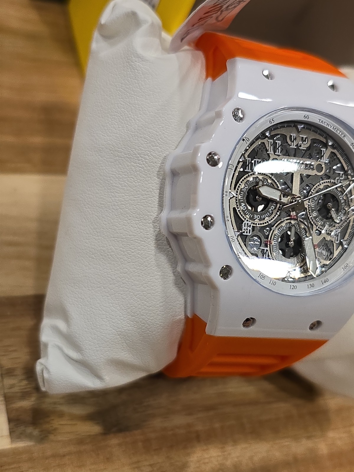 Invicta Racing Vaulthan Men’s Watch – 44mm 69672 White W/Orange Band New