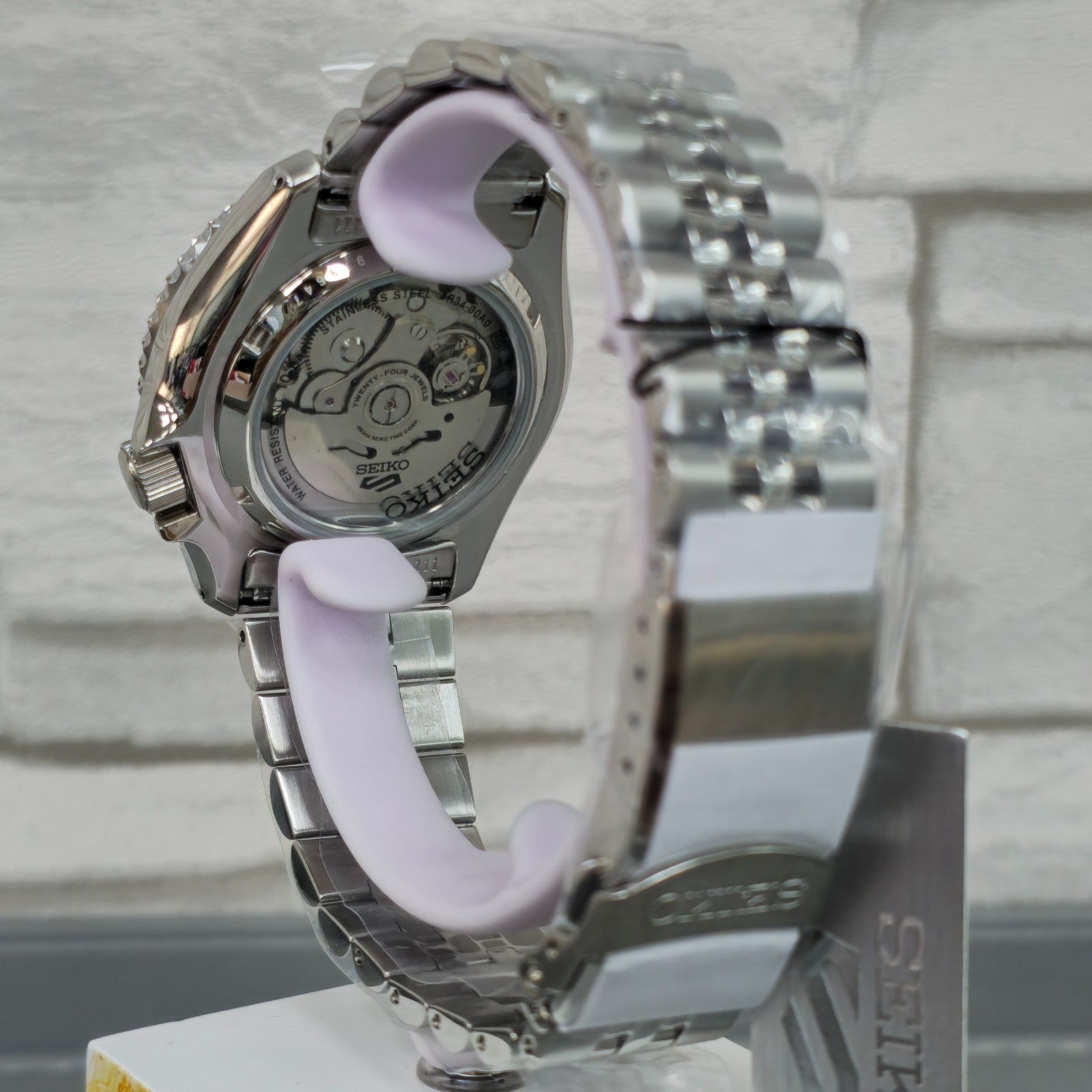 Seiko 5 Sports SKX GMT SSK033K1 Silver Dial 42.5mm New Full Set Men’s Watch