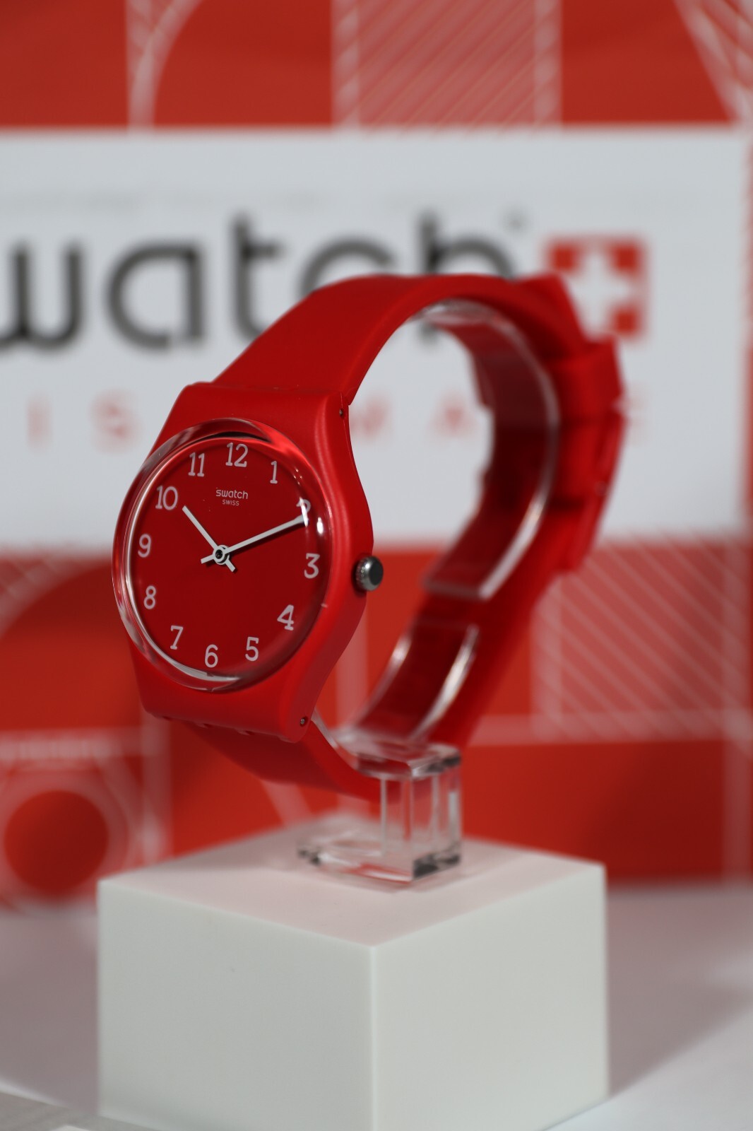 New Rare Limited Swiss Made Swatch SUNETTY GR175 Red Silicone Matte Strap 34mm