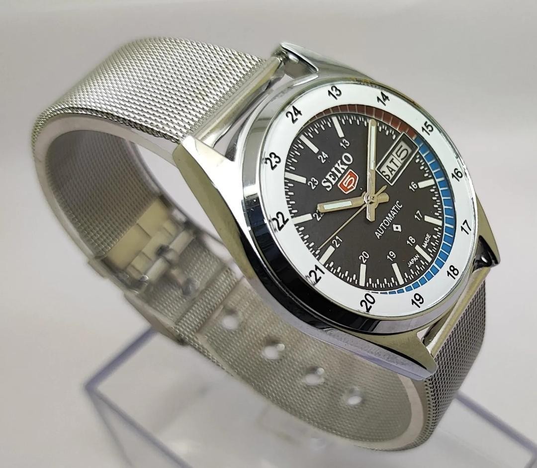 Seiko 5 Vintage Automatic Men’s Watch Silver Japan Made Free Ship 067299