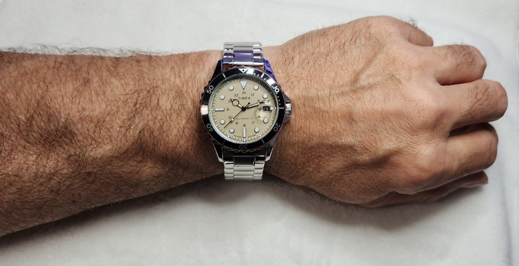 Stunning Timex Automatic Dive Watch 41mm Tan Dial Rotating Bezel Glass Caseback