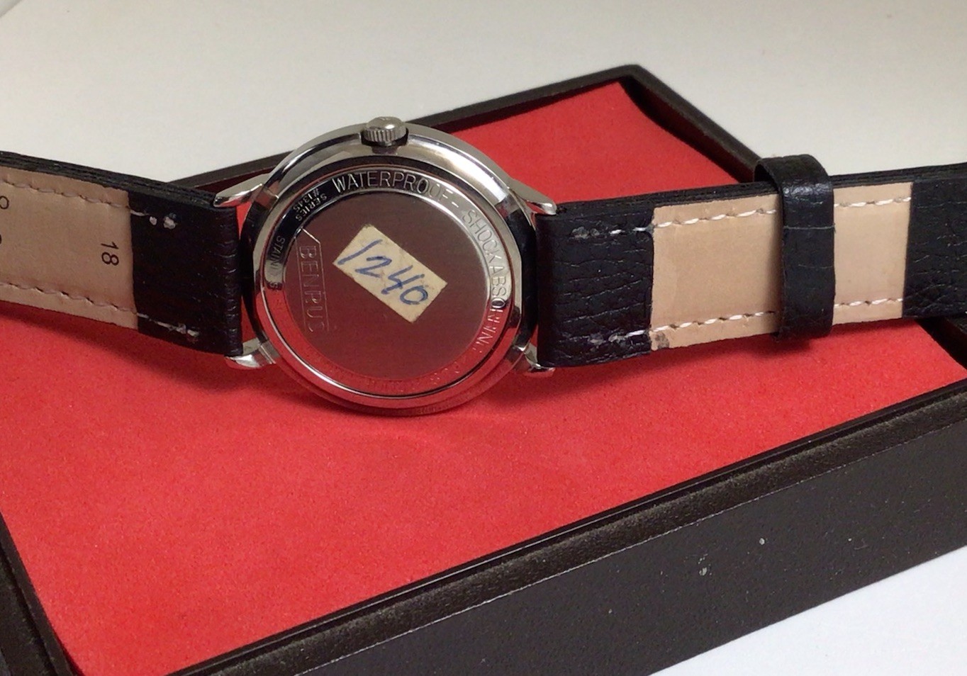 Vintage BENRUS SHOCK-ABSORBER Mod. DR2L6,Cal.ETA 2370,17J,Ca.1960s, Working.