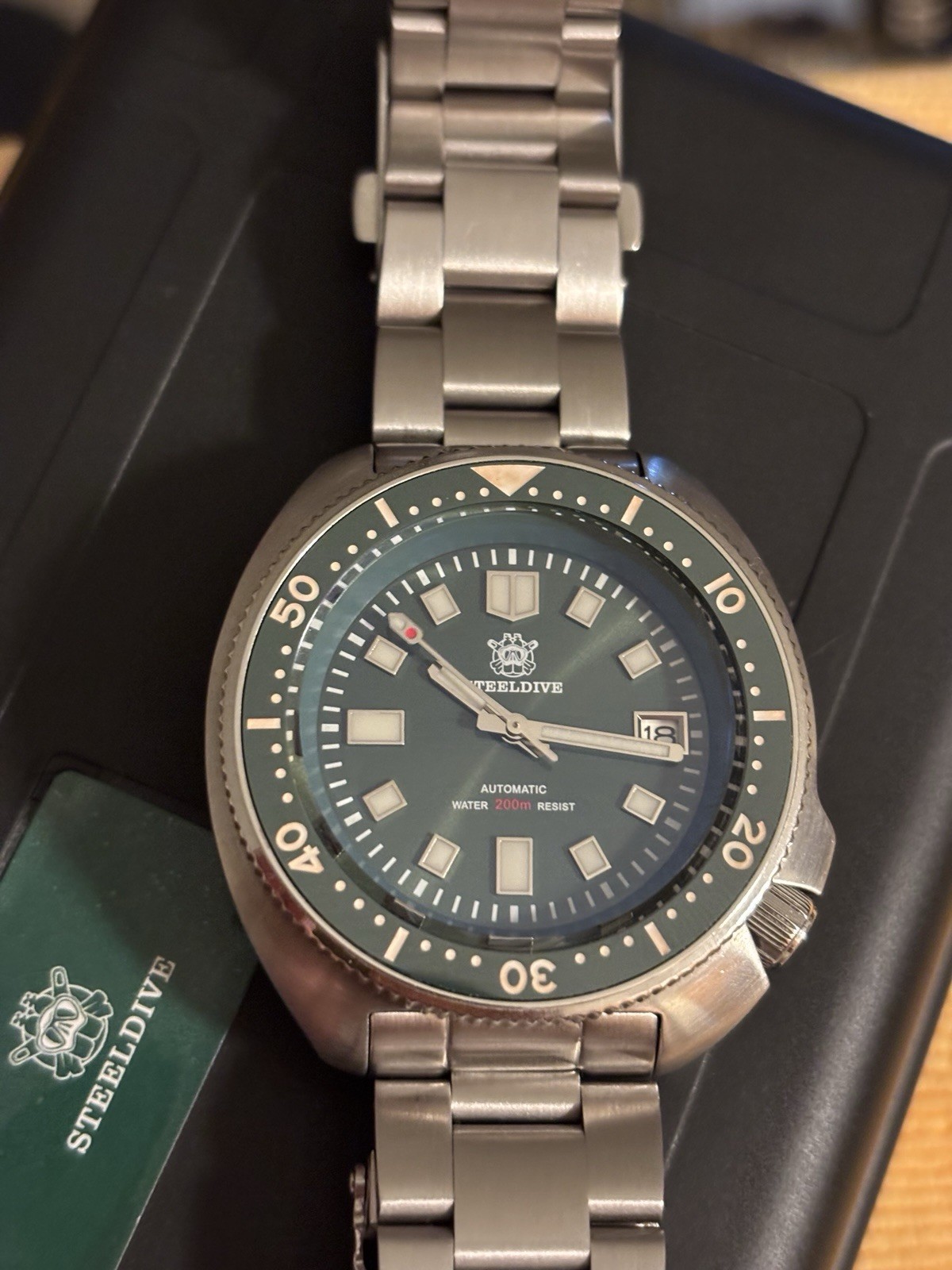 Steeldive SD1970, Capt. Willard, Auto NH35,Green Dial And Bezel, Date, 200m