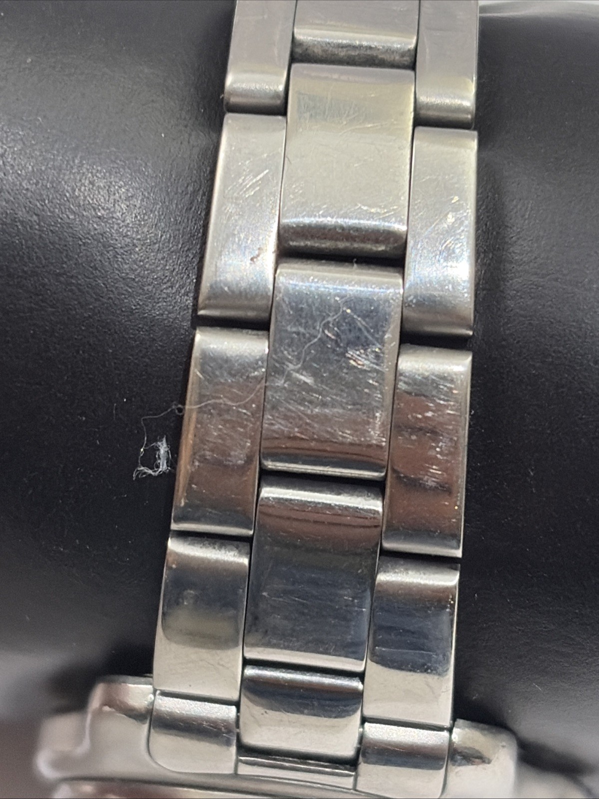 Victorinox SWISS ARMY Ladies Watch 100 MTR Water Resident W/ New Battery!