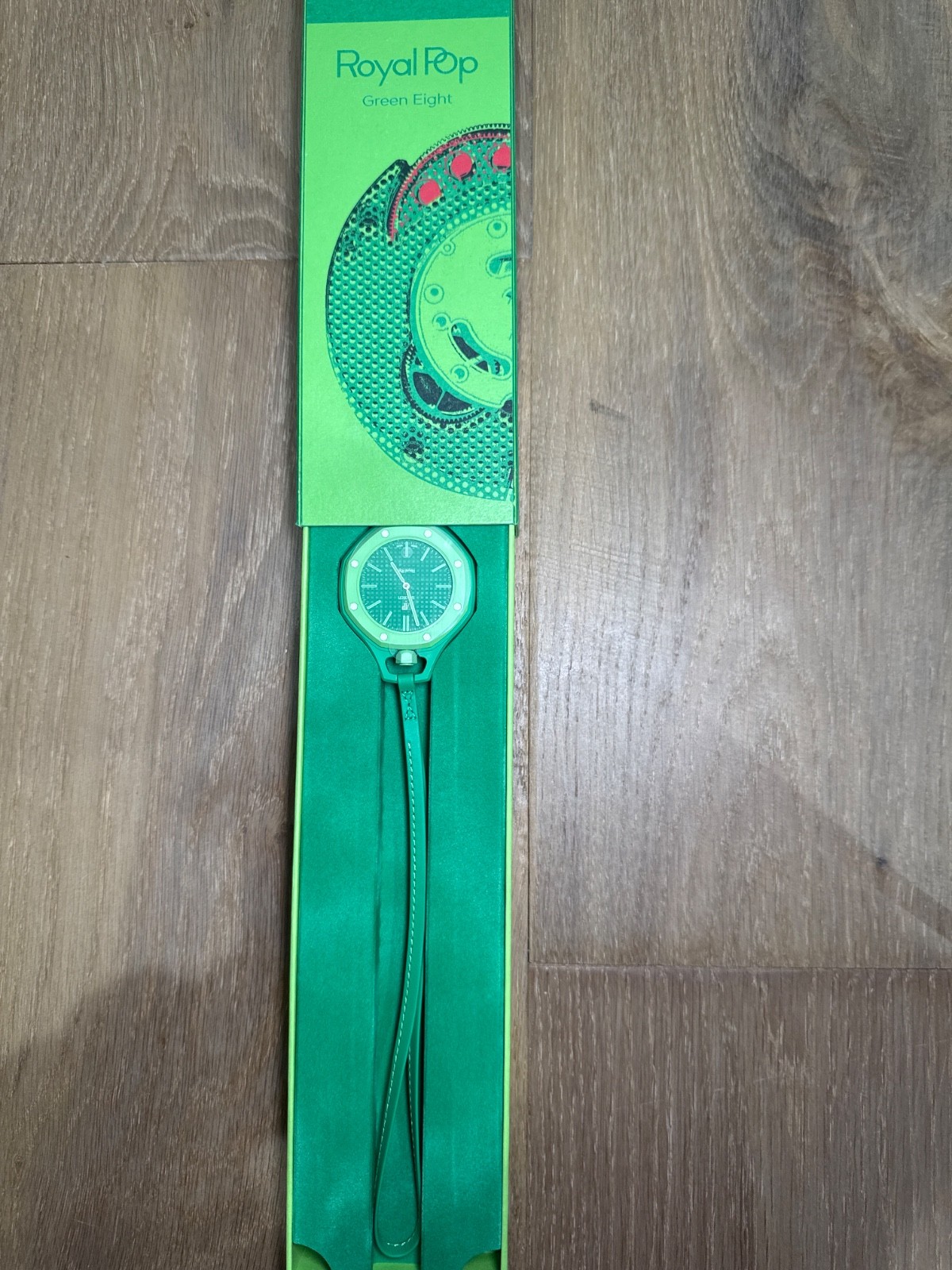 Swatch X “AP” Royal Pop Green Eight Quartz 42mm Green Rubber Strap 30m w/ Box