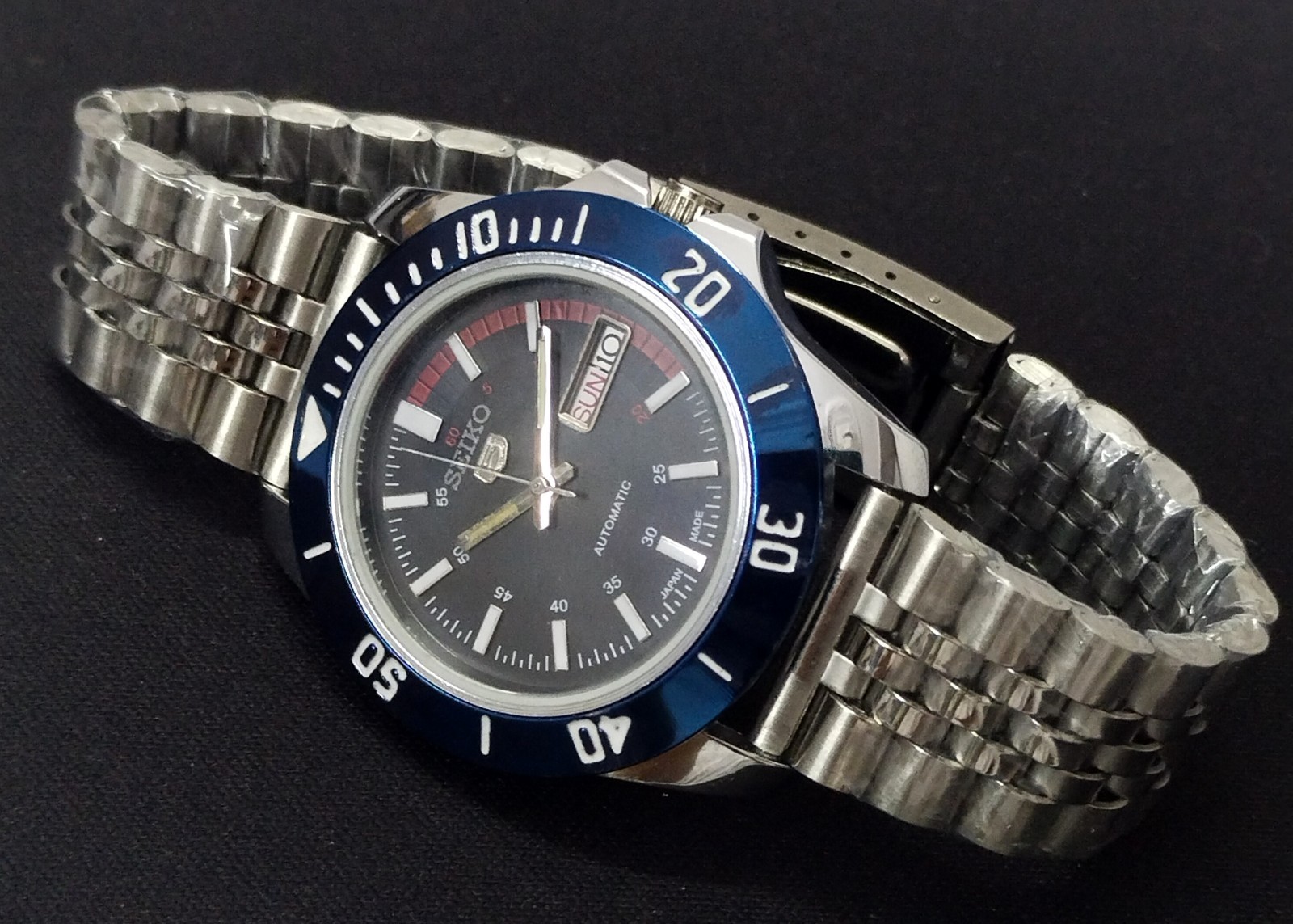 Vintage Seiko 5 Automatic Watch for Men Black Dial Working Perfectly