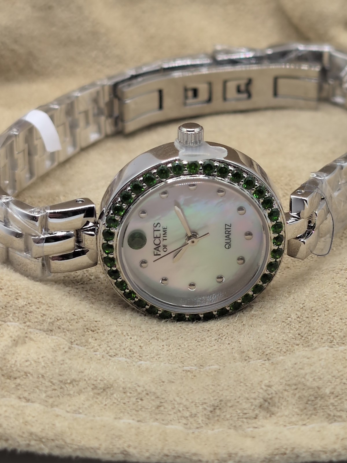 JTV “FACETS OF TIME” CHROME DIOPSIDE MOTHER OF PEARL STERLING SILVER TIME PIECE