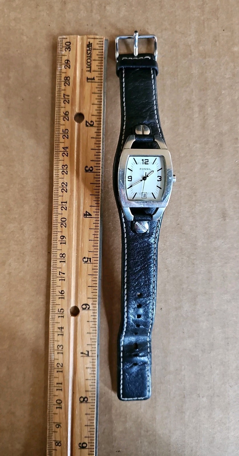 Fossil Wristwatch Date With One Piece Black Leather Vtg Strap Band Size 4-7