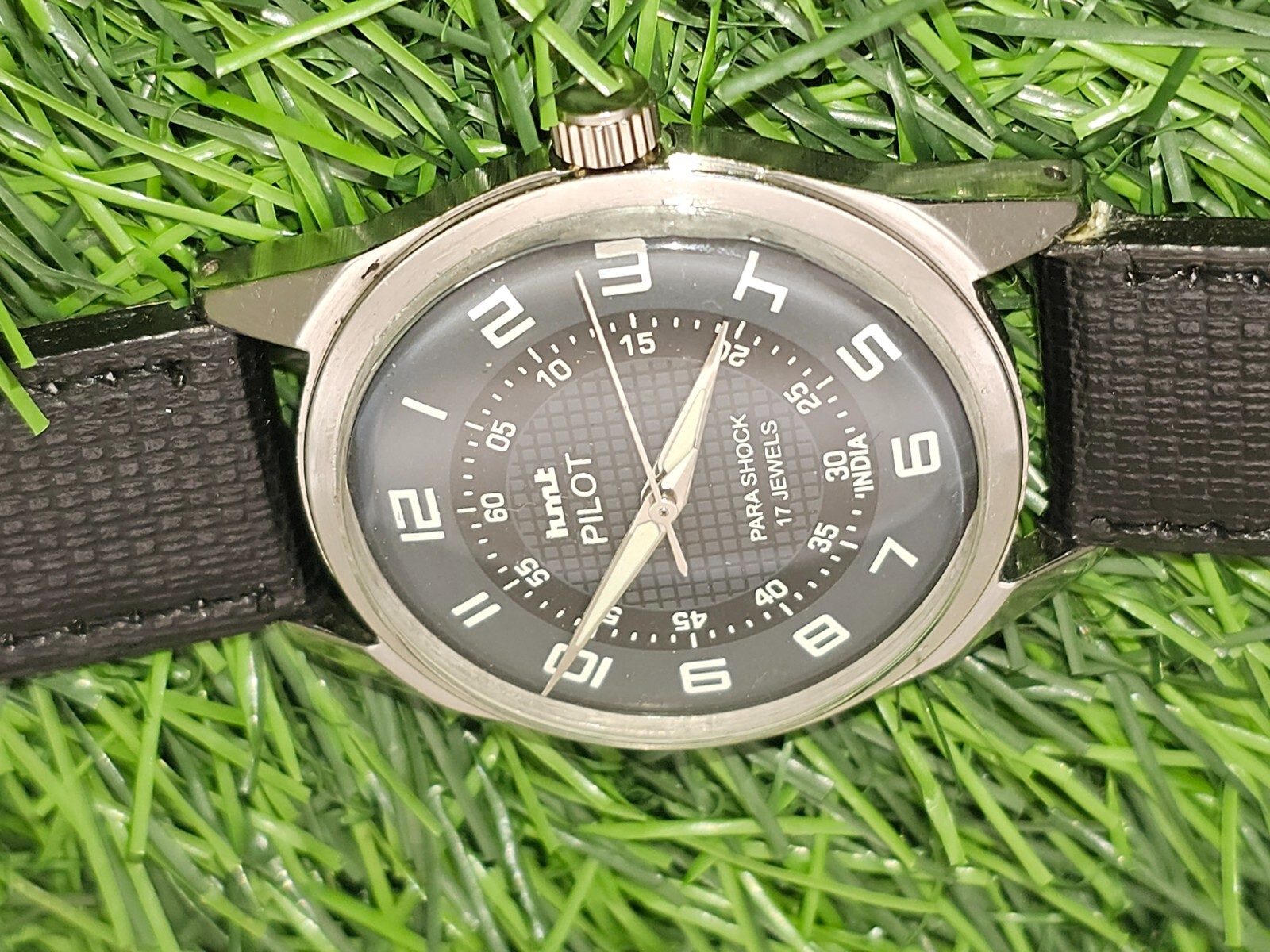 Beautiful Mens HMT Pilot Parashock Mechanical Wind 17J Watch Black Dial