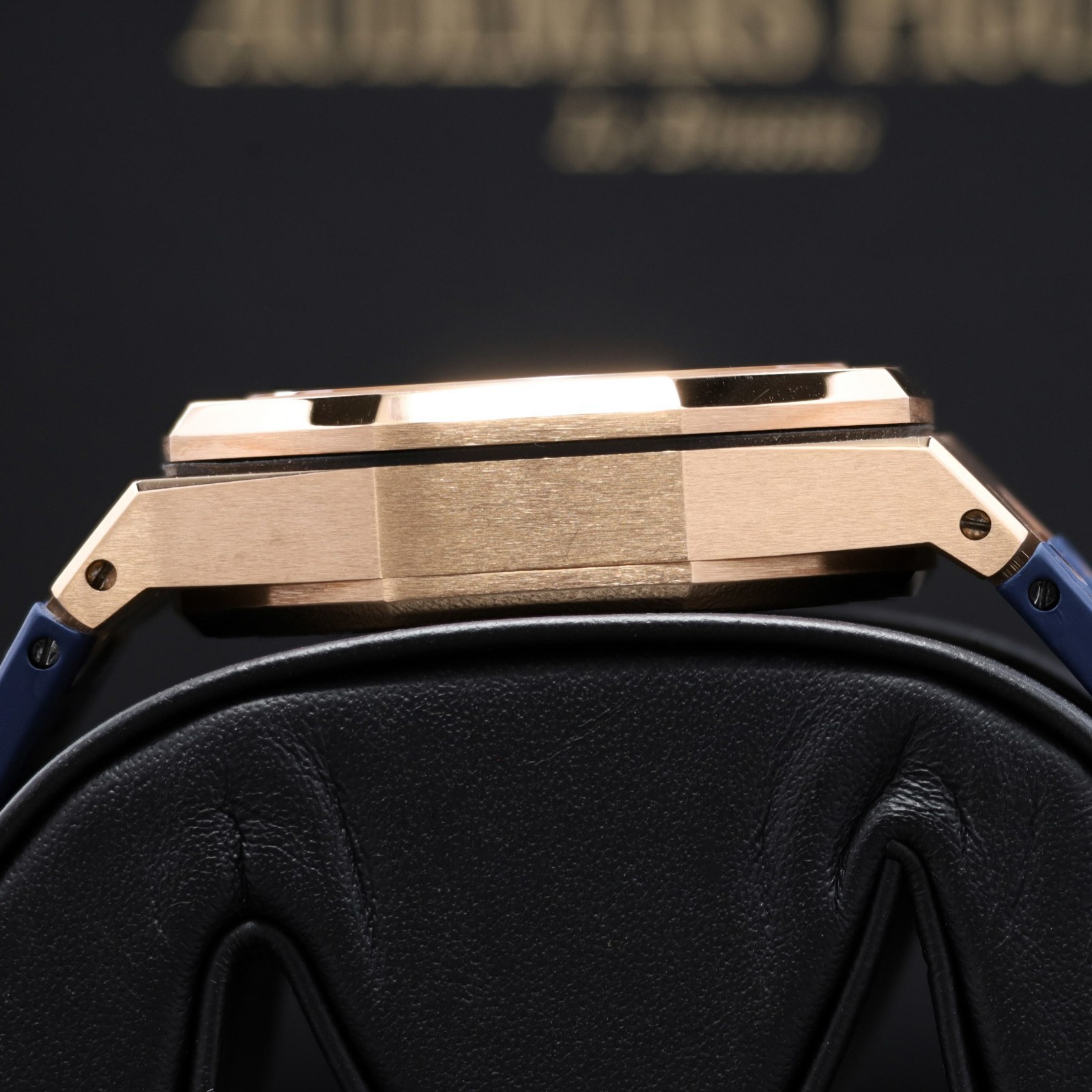 Audemars Piguet Royal Oak 41mm RG Blue Tapisserie Rubber 26239OR