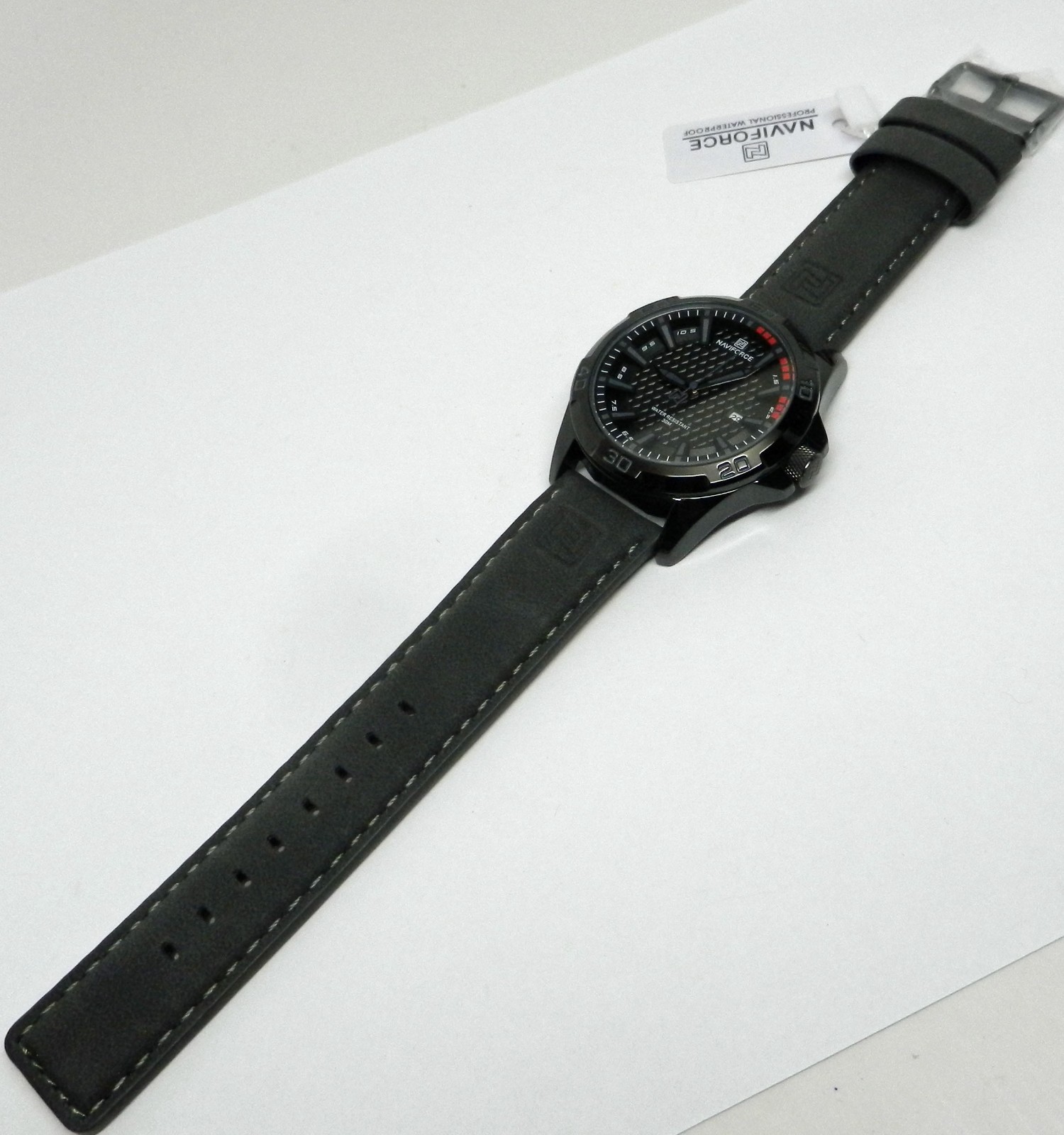 Men’s 45mm Navi Force Textured 3D Pyramid Black Date Dial 30 Meter Sport Watch