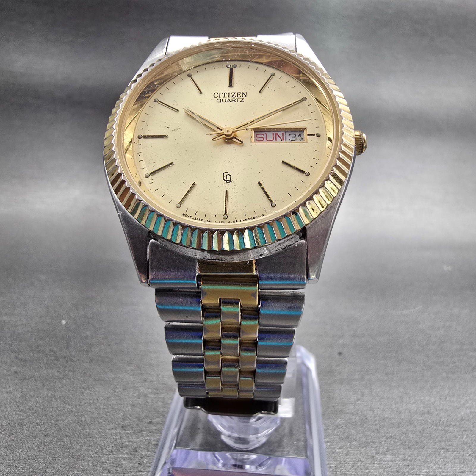 Citizen CQ Watch Men 34mm Champagne Dial Two Tone Daydate 6100-R00405 New Batt
