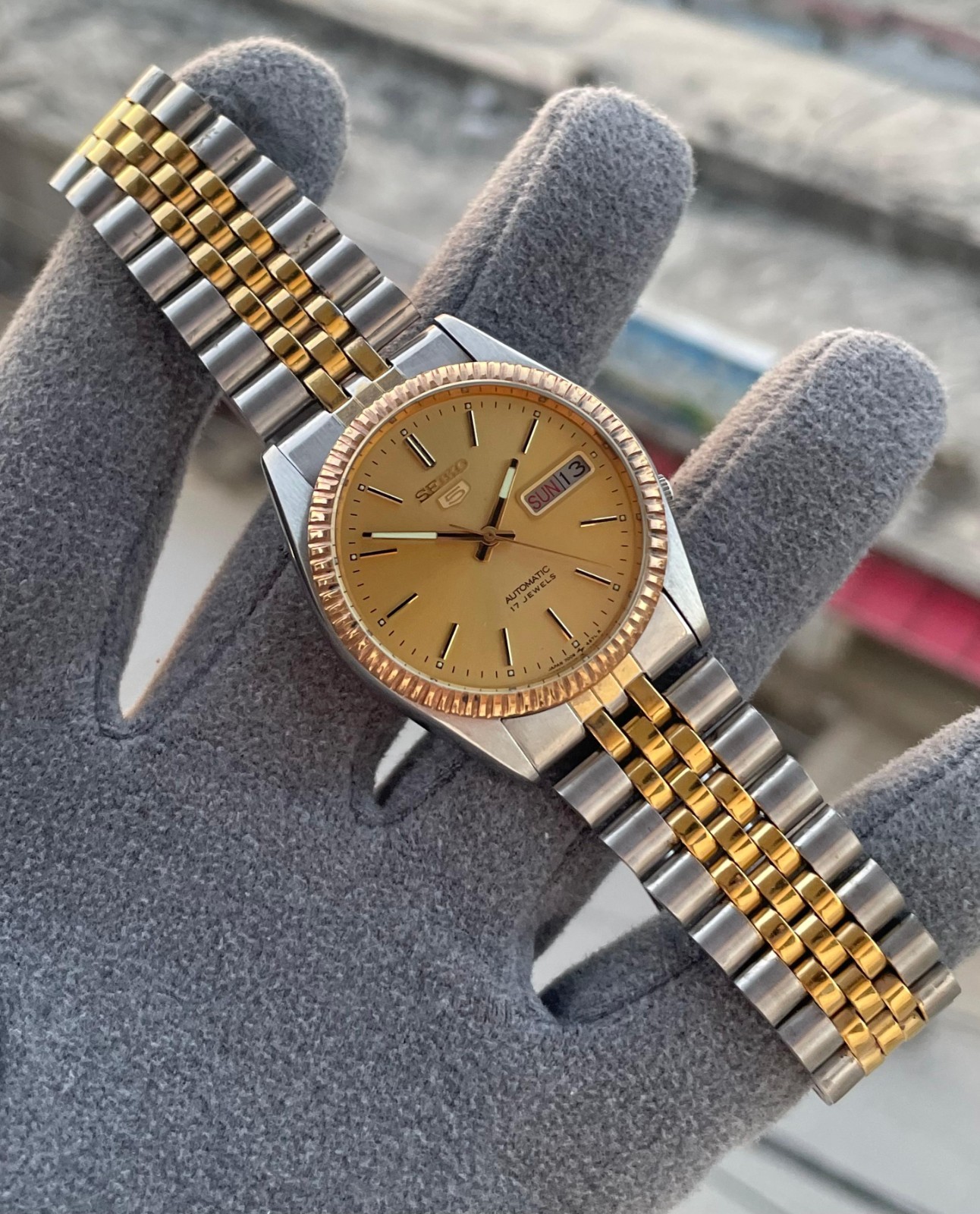 Fluted Bezel Seiko 5 Tow Tone 7009-3110 17 Jewels Wrist Watch Mens Japan