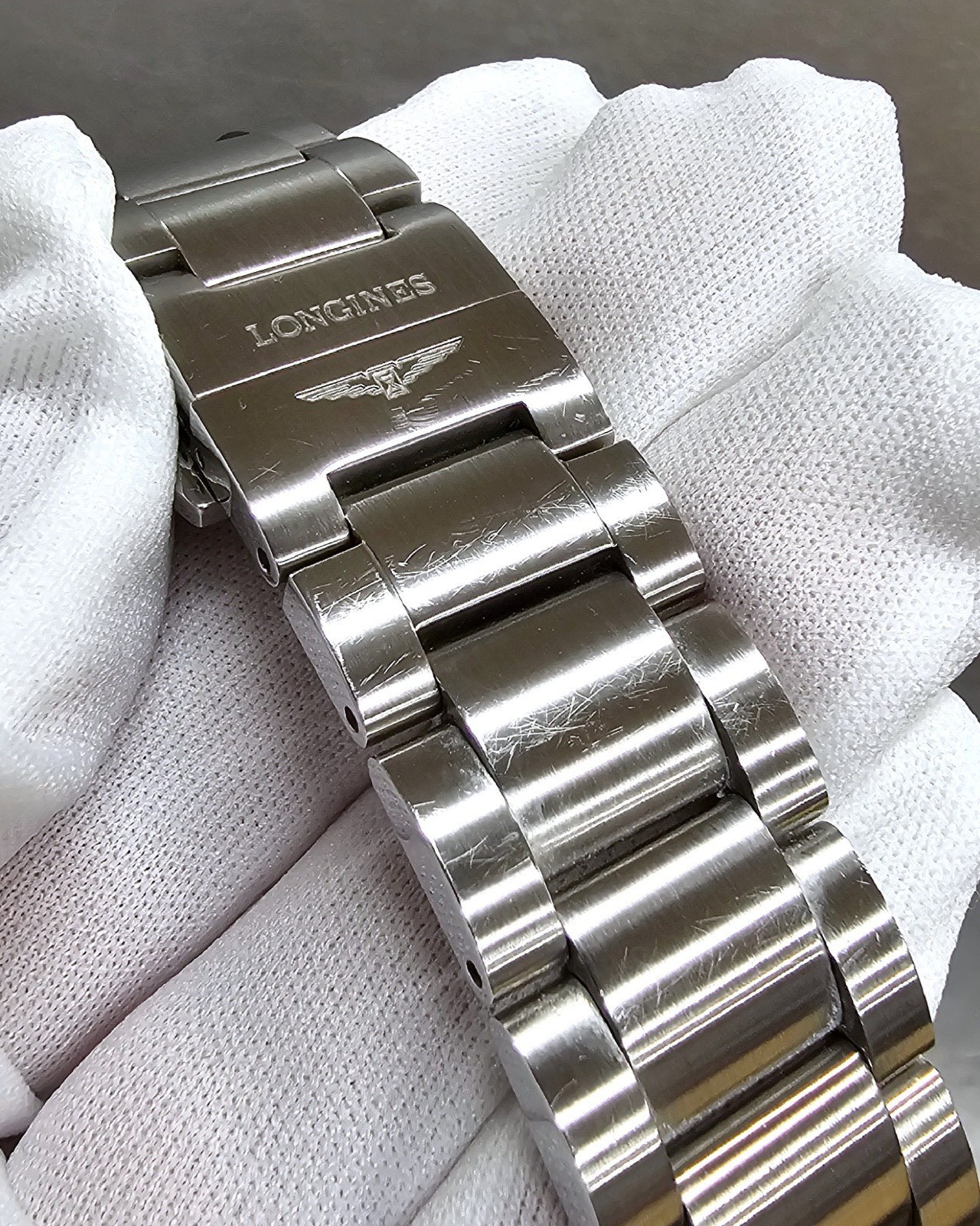 Longines Conquest V.H.P. 42mm Silver Men’s Watch L3.717.4.76.6 – Store Display