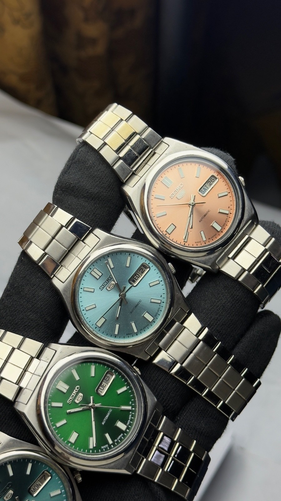 Lot of 4 Vintage Seiko 5 Automatic Day-Date Men’s Japanese Watche 7009