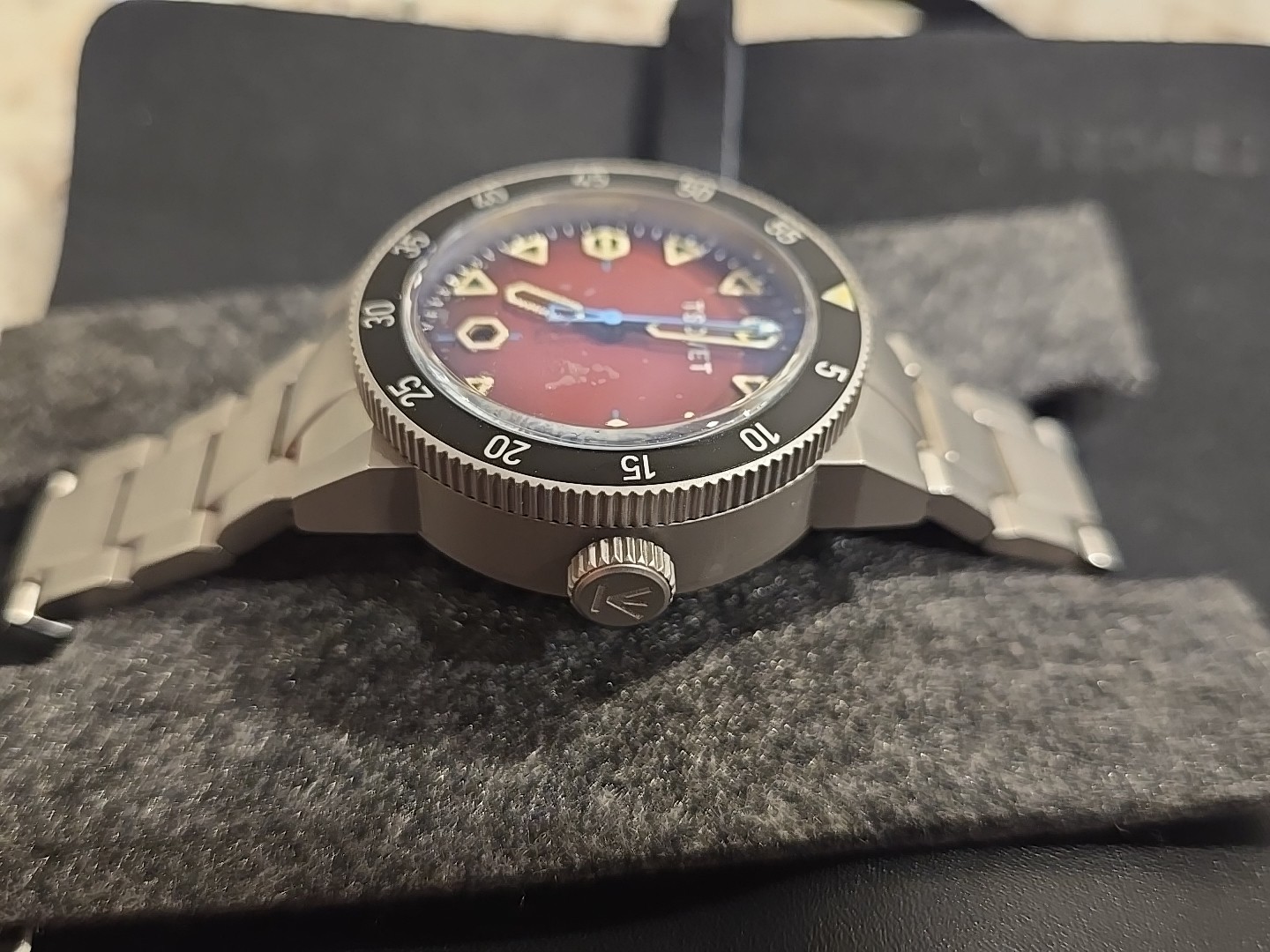 TSOVET JMT-DW42 GLOBAL EXPLORER II Maroon TS-4006-11