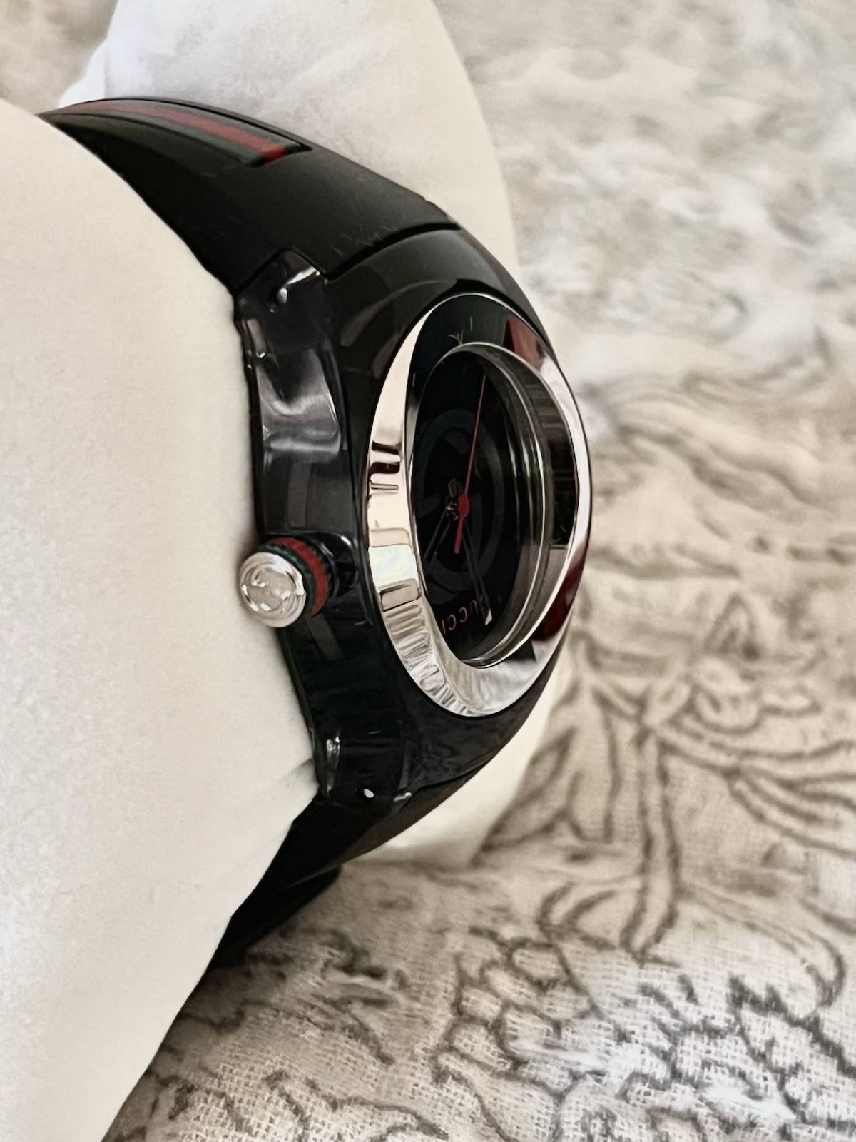Men’s Gucci Sync Watch YA137101 Black Stainless Steel Rubber Band