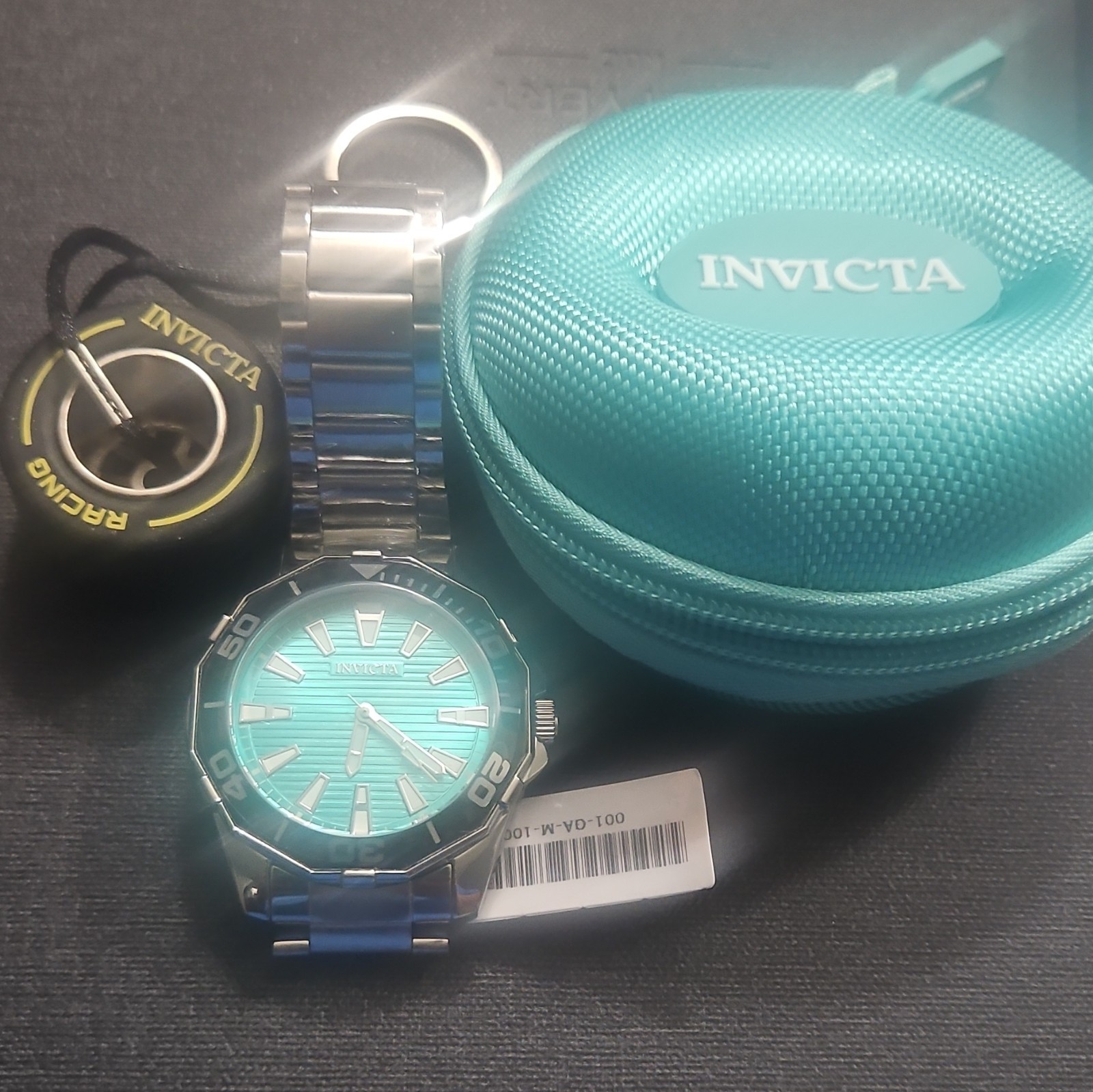 Invicta Pro Diver Men’s Quartz Blue Dial 44-47.9mm 100m SS Bracelet Box