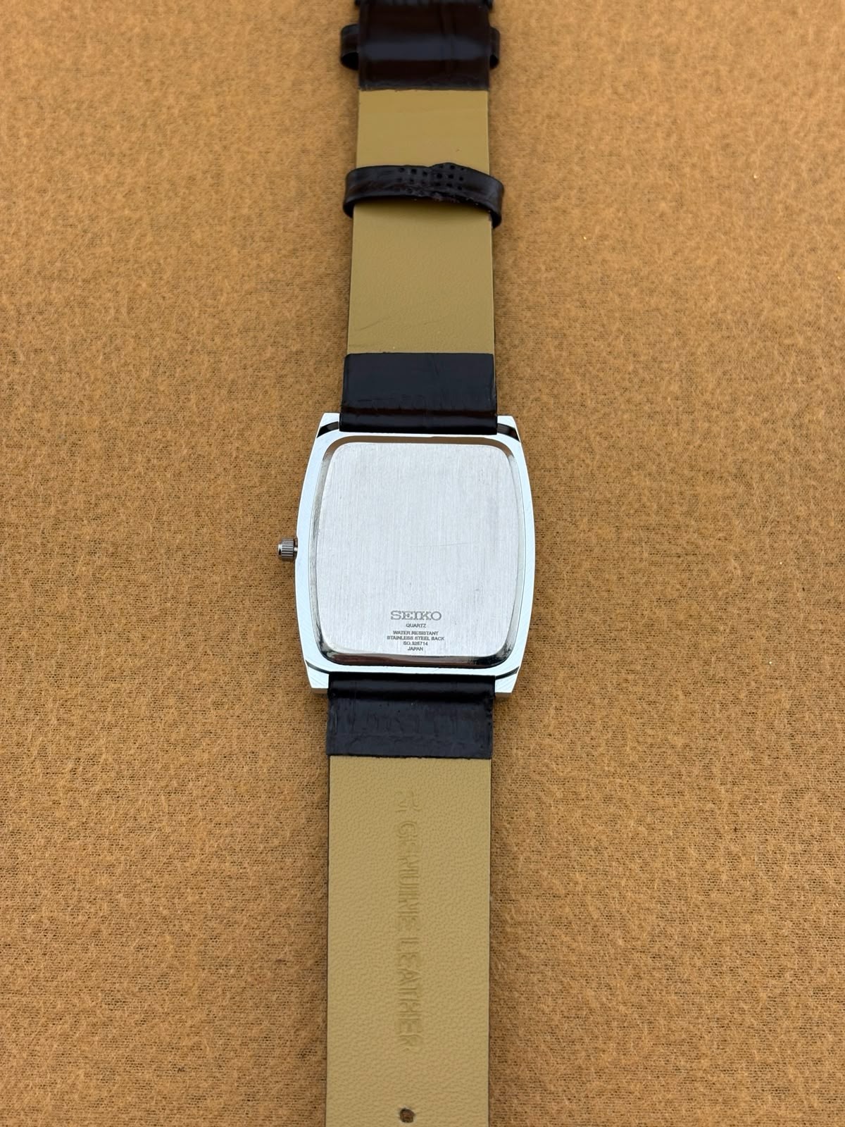RARE BLUE Vintage Seiko Slim Barrel Quartz Men’s Wristwatch-dark brown strap