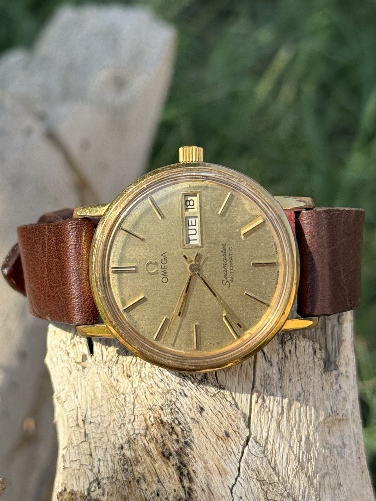 Vintage OMEGA Seamaster Cal.1020 Automatic Gold Dial Day/Date 35mm Men’s