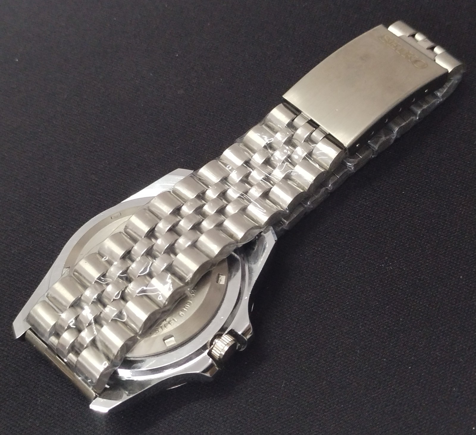 Vintage Seiko 5 Automatic Watch for Men Black Dial Excellent Condition
