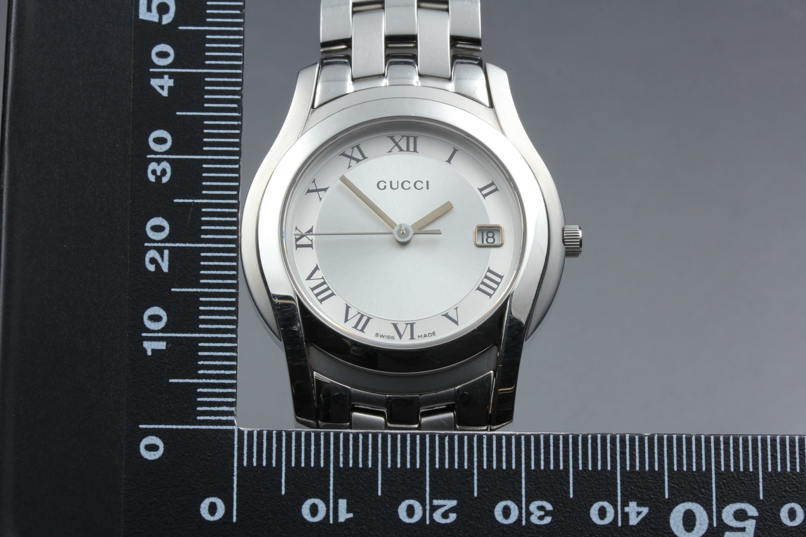 [Near MINT / Full Set Box] GUCCI 5500M Silver Dial 35mm Men’s Quartz Watch JAPAN