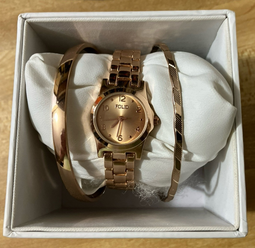 New Women Wristwatch Rose Gold Quartz W/ 2 Bracelets Needs Battery (K)