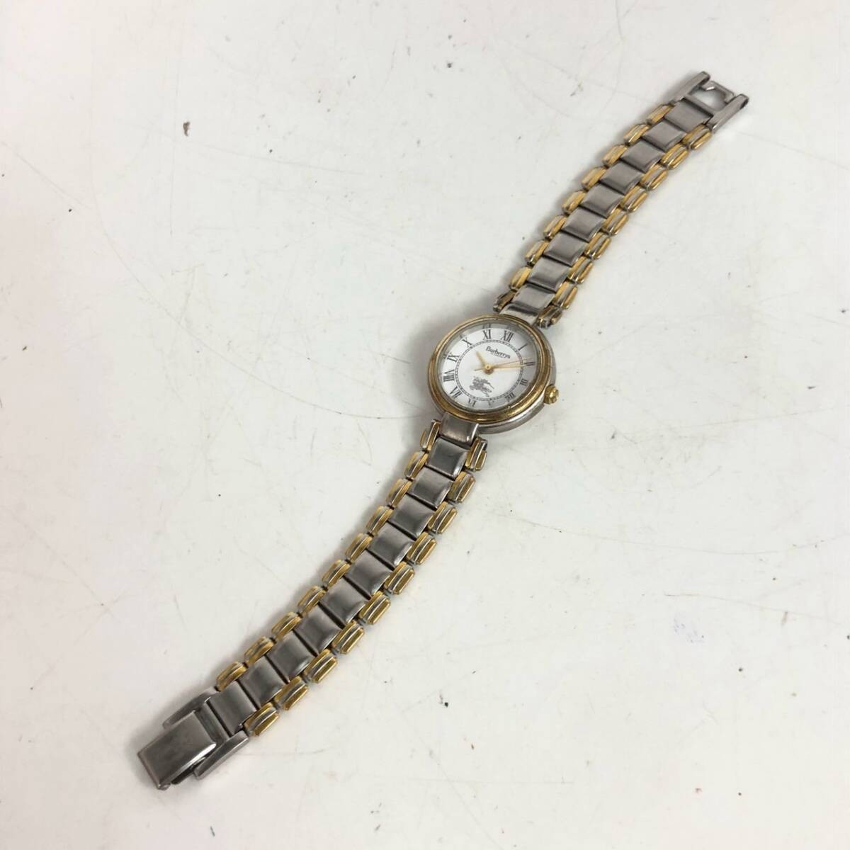 Burberry watch wristwatch quartz battery operated combination color gold silver