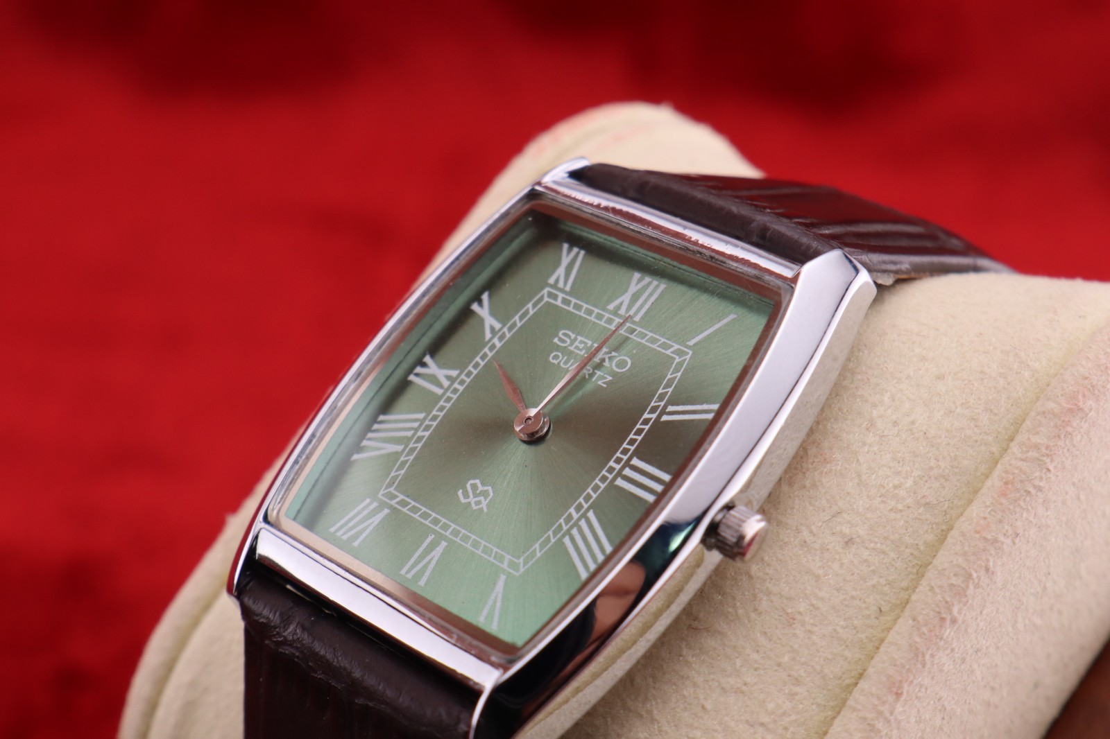 Vintage Men Seiko quartz Barrel-Tank Green Dial ,Dark Brown leather Dress Watch