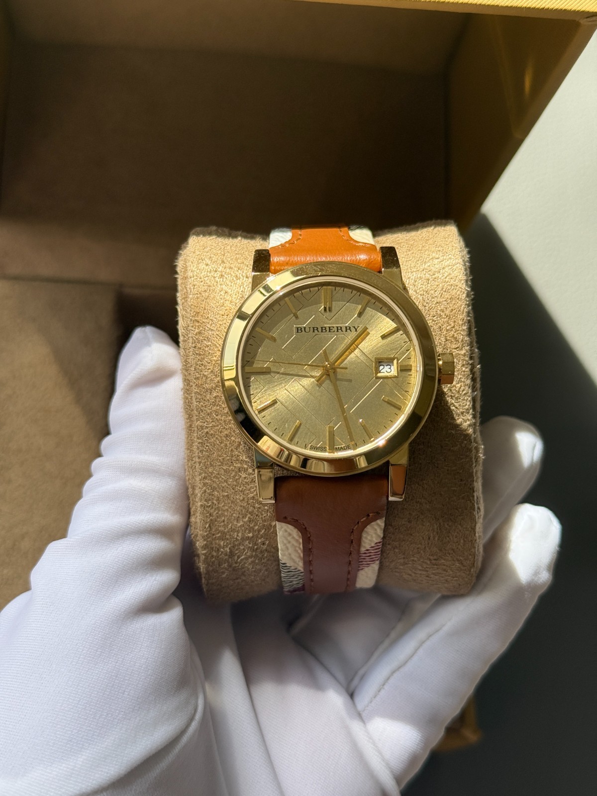 Burberry The City Champagne Dial Tan Leather and Fabric Trim Ladies Watch bu9133