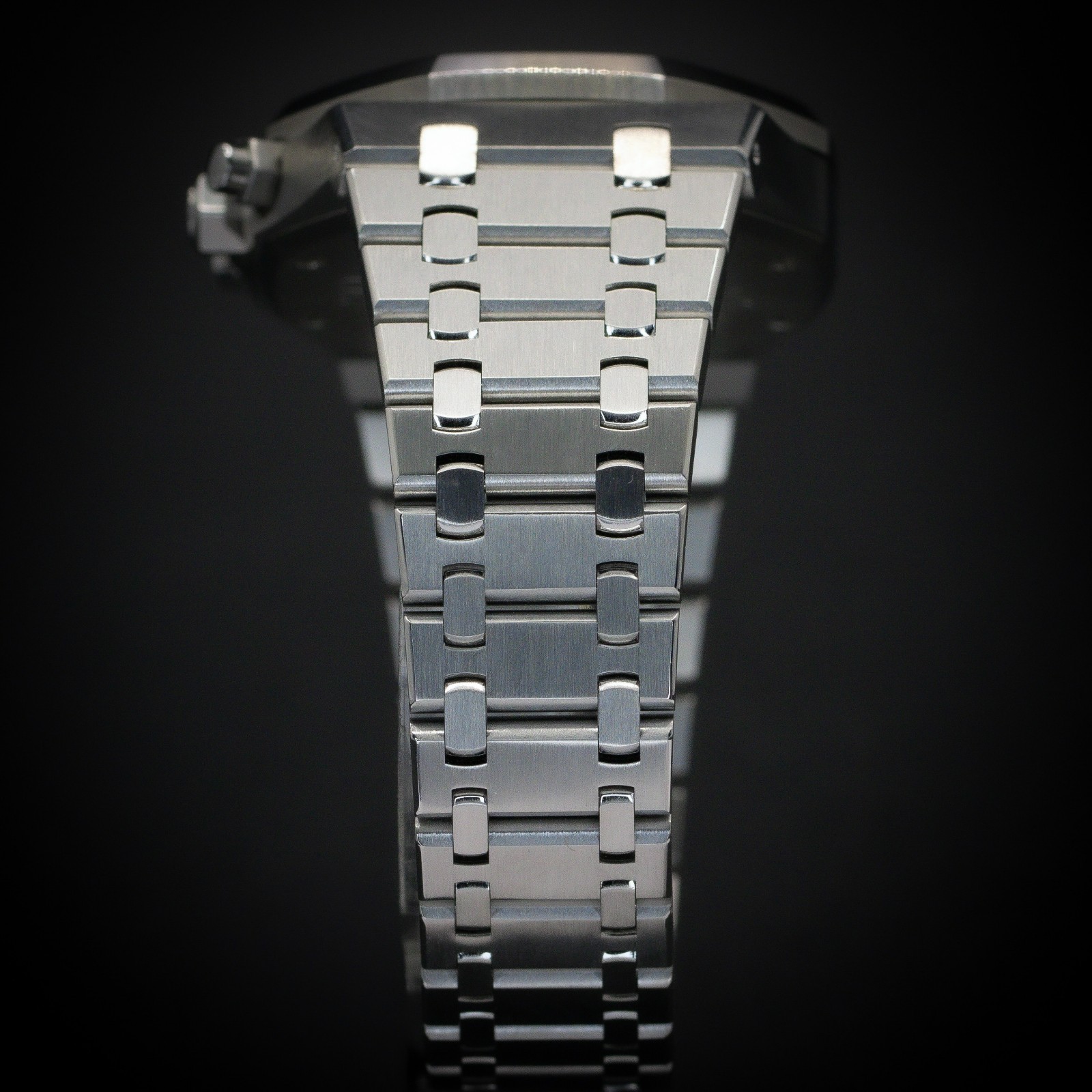 AUDEMARS PIGUET Royal Oak Chronograph 39 | “Panda” | Ref. 26300ST.OO.1110ST.06 |