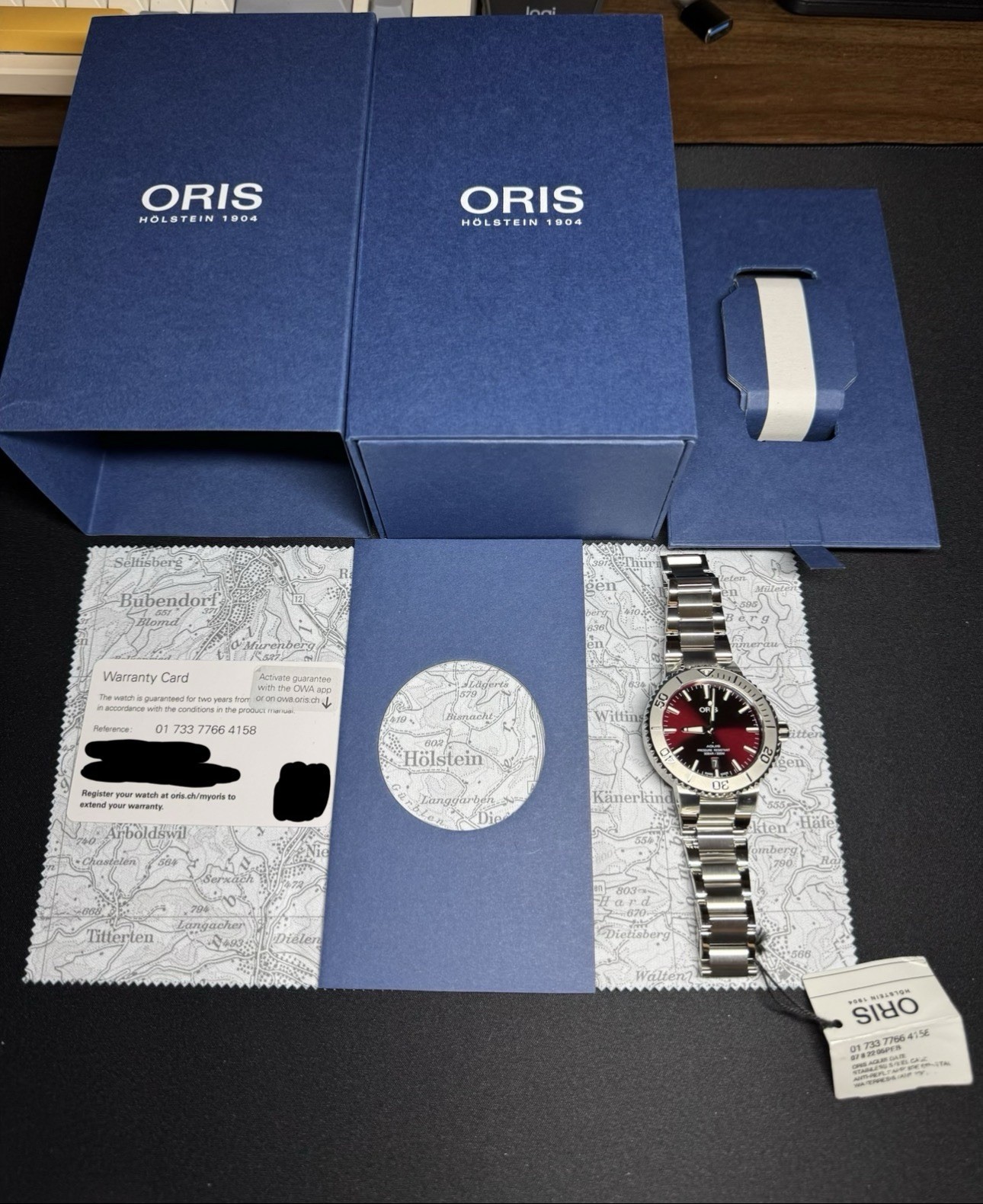Oris Aquis Date Relief 41.5mm Cherry Red Dial Automatic Full Set