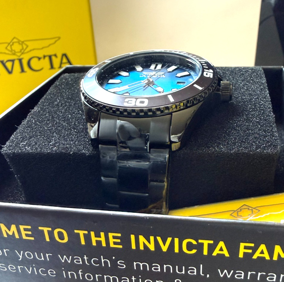 Invicta 46320 Pro Diver Men’s 43mm Blue Sunray Date Dial Black Stainless Watch