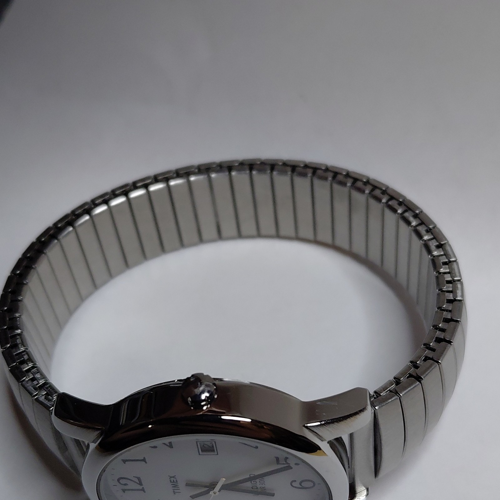 Timex Indiglo Men’s Quartz Analog Watch, White Dial, SS Bracelet, WR 30M, Date