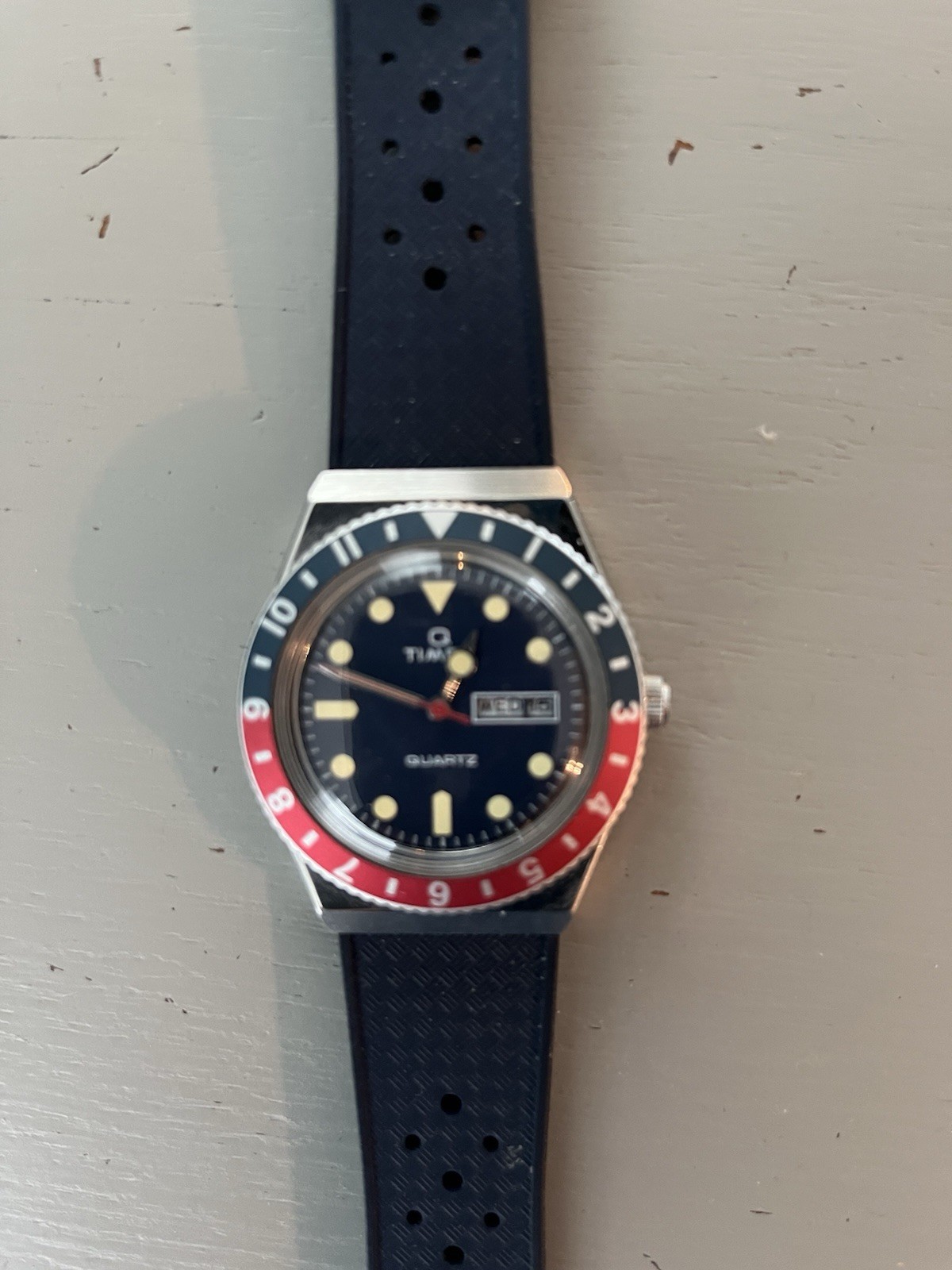 Timex Quartz Analog Wristwatch Blue Dial Date Red/Blue 12-Hour Bezel