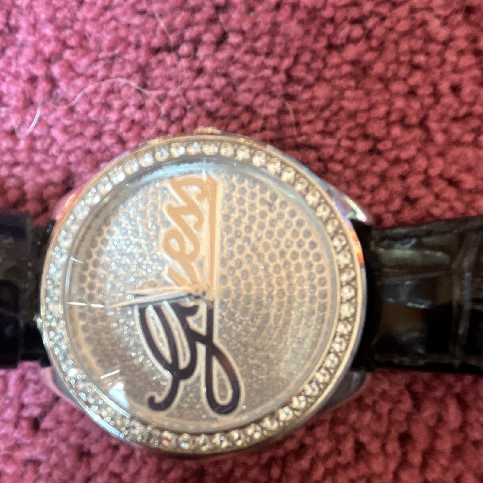 GUESS Women’s Quartz Analog Logo Dial Watch Gold Dial Black Leather not tested