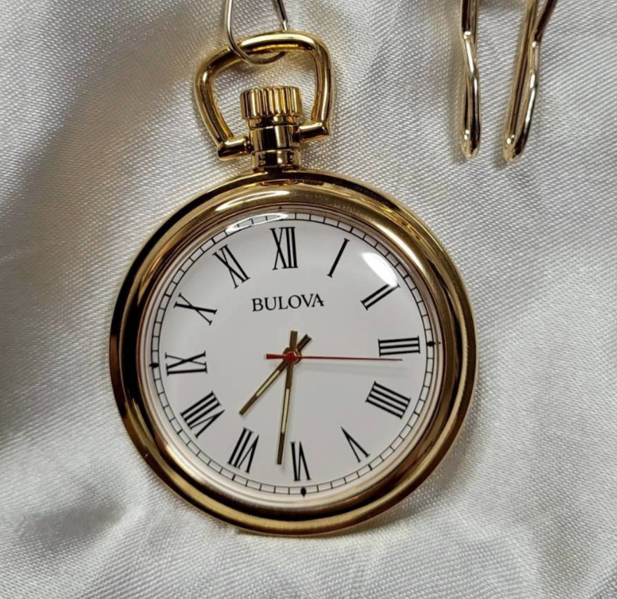Bulova Ashton Gold-Tone Pocket Watch B2662 Quartz High-Gloss Mahogany Wood Box