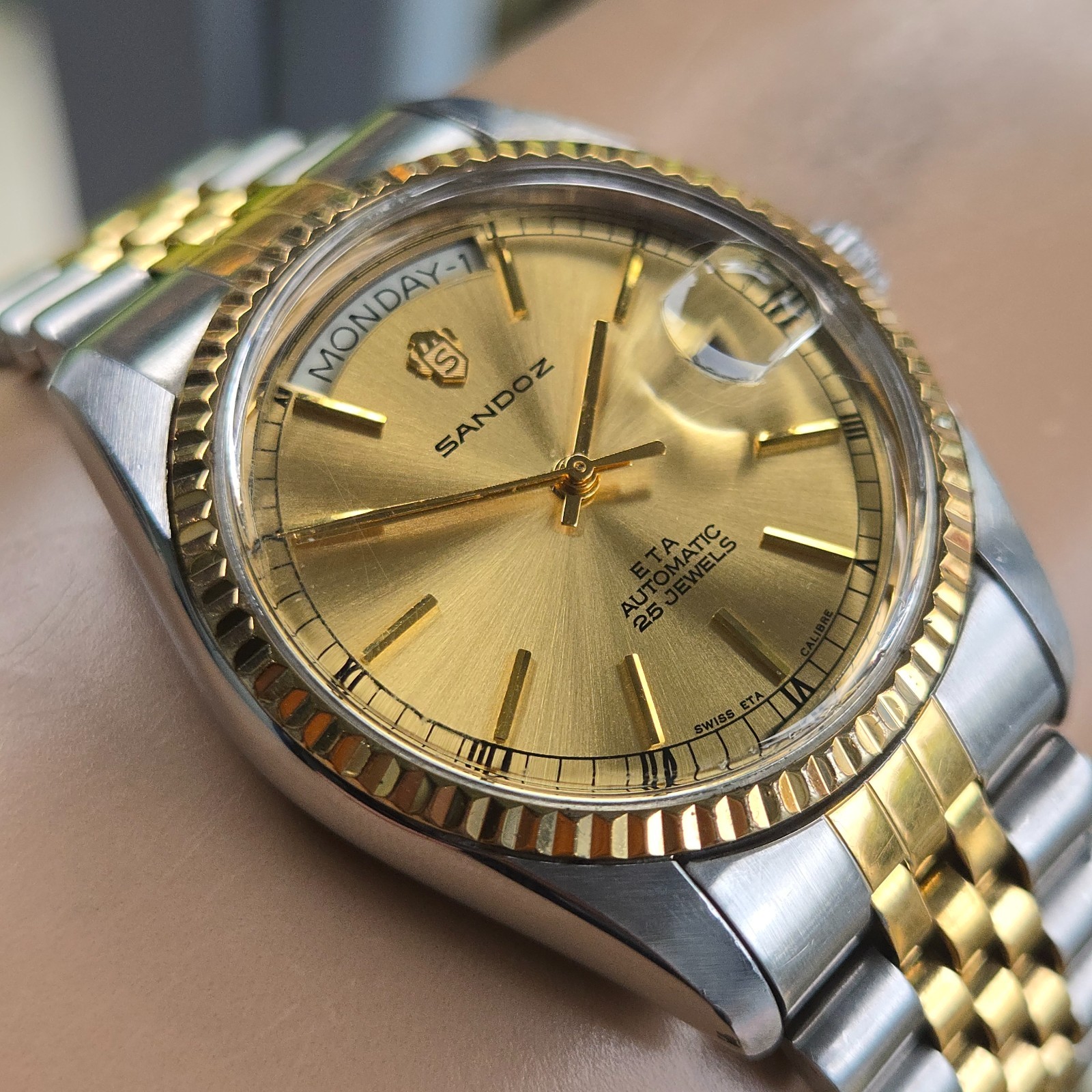 Vintage SANDOZ men’s automatic watch day/date swiss made 1980s