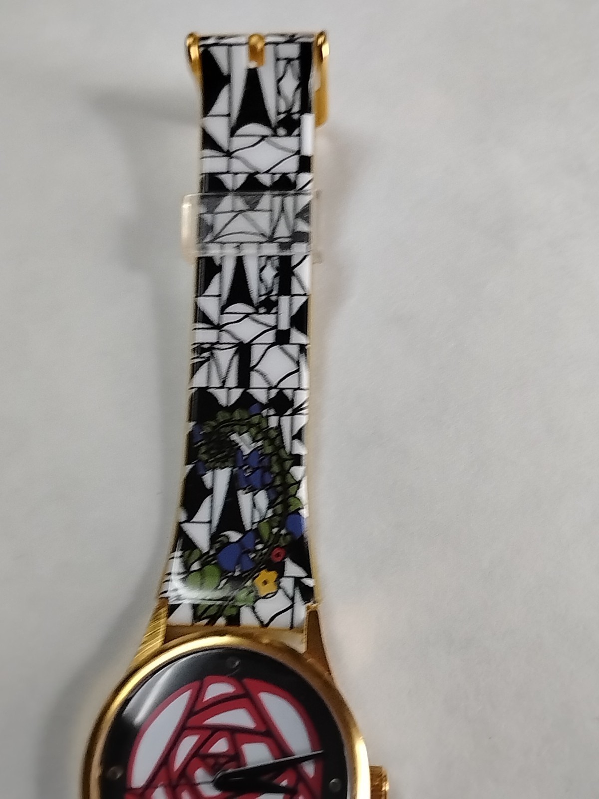 Vintage MMA Metropolitan Museum of Art Gold Tone Geometric Floral Watch #35