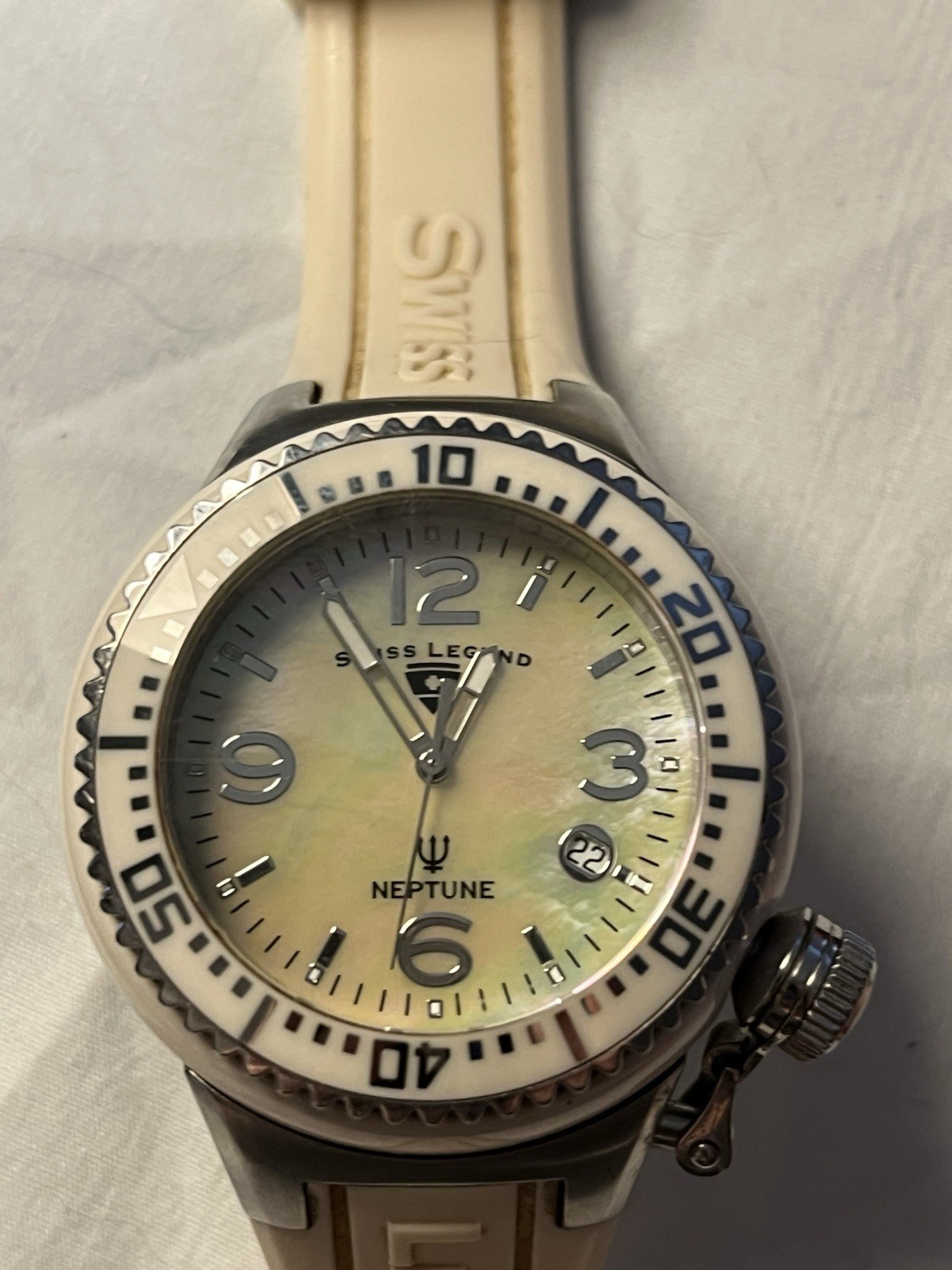 Swiss Legend Neptune Quartz Diver 100m 42mm White Rubber Strap MOP Dial