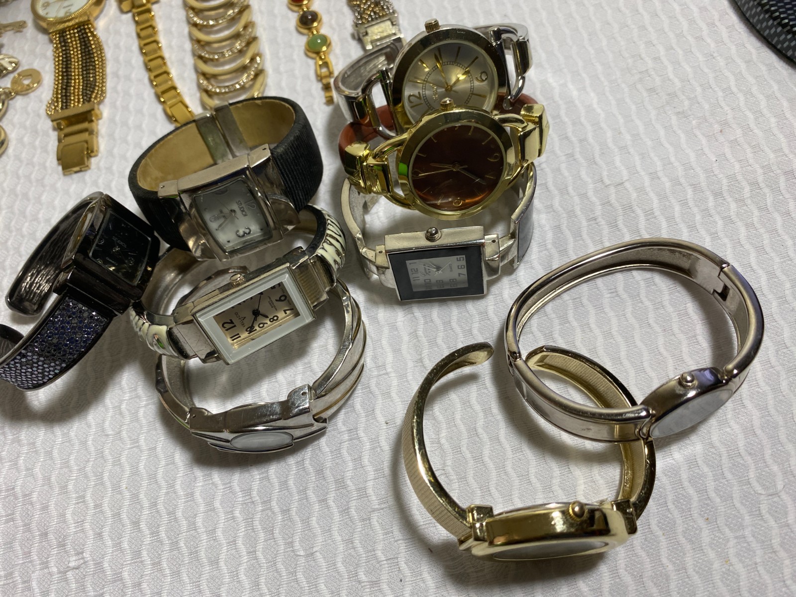 Lot 17 Women’s Watches Mixed Brands Wholesale Resell Tested Working New Batterie