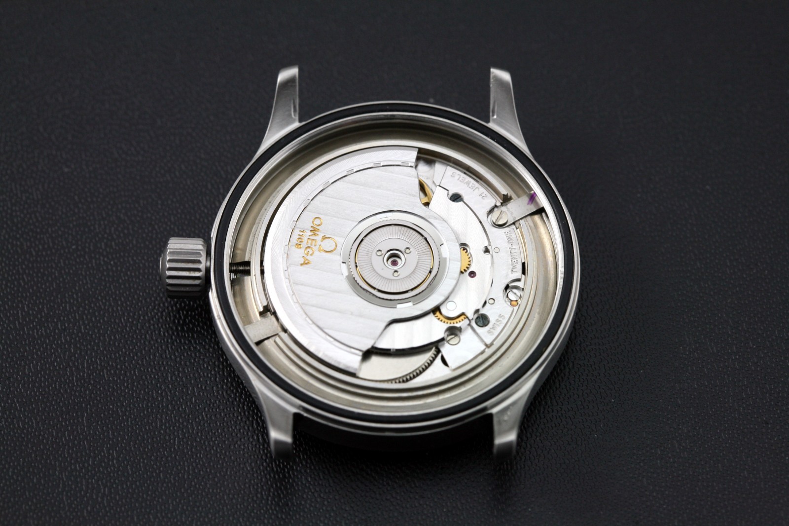 Rare OMEGA Classic dynamic 5203.51 Date Black Automatic Men’s Screw Crown Watch